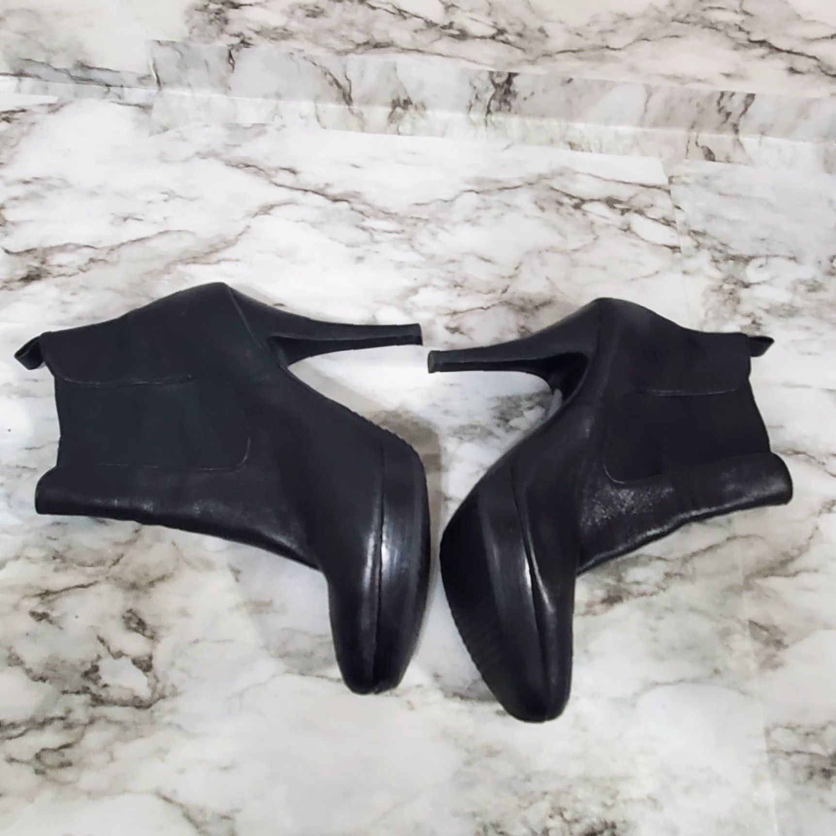 Michael Kors Michael Kors Boots Women's Chelsea Black Leather Stiletto Heel Chelsea Career Cocktail 7 Size US 7 / IT 37 - 7 Thumbnail