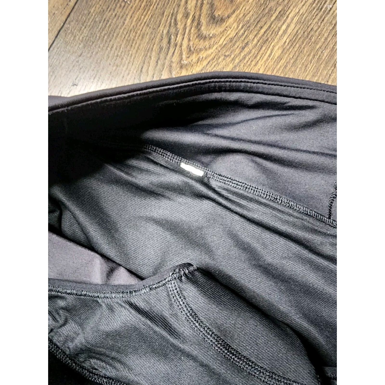 Lululemon Vintage Lululemon Women's 6 Run Times Shorts 4" Black Athletic Activewear Size 28" / US 6 / IT 42 - 3 Thumbnail