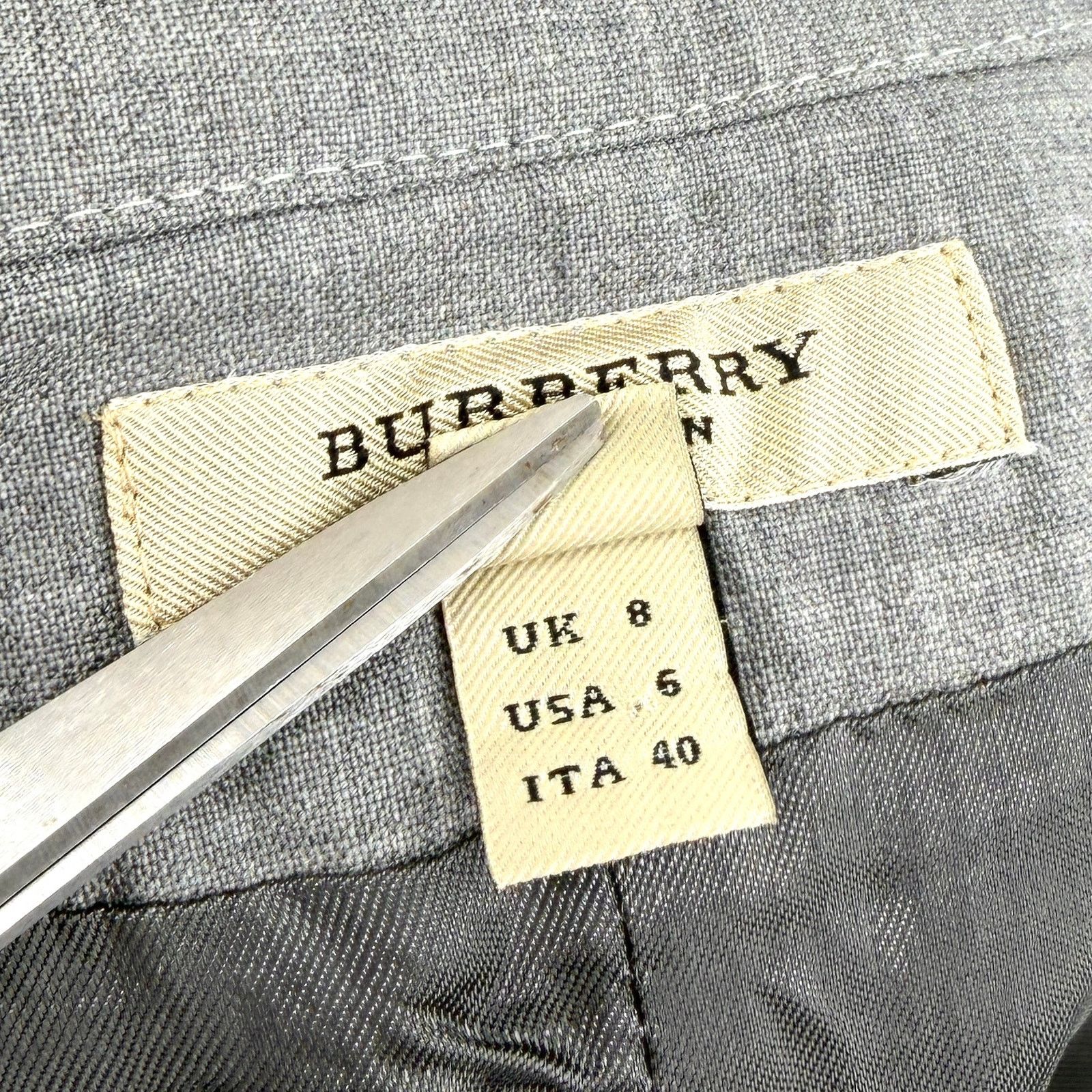 Burberry Vintage Y2K Gray Minimalist Pleated Sleeveless Pencil Dress Size M / US 6-8 / IT 42-44 - 8 Thumbnail