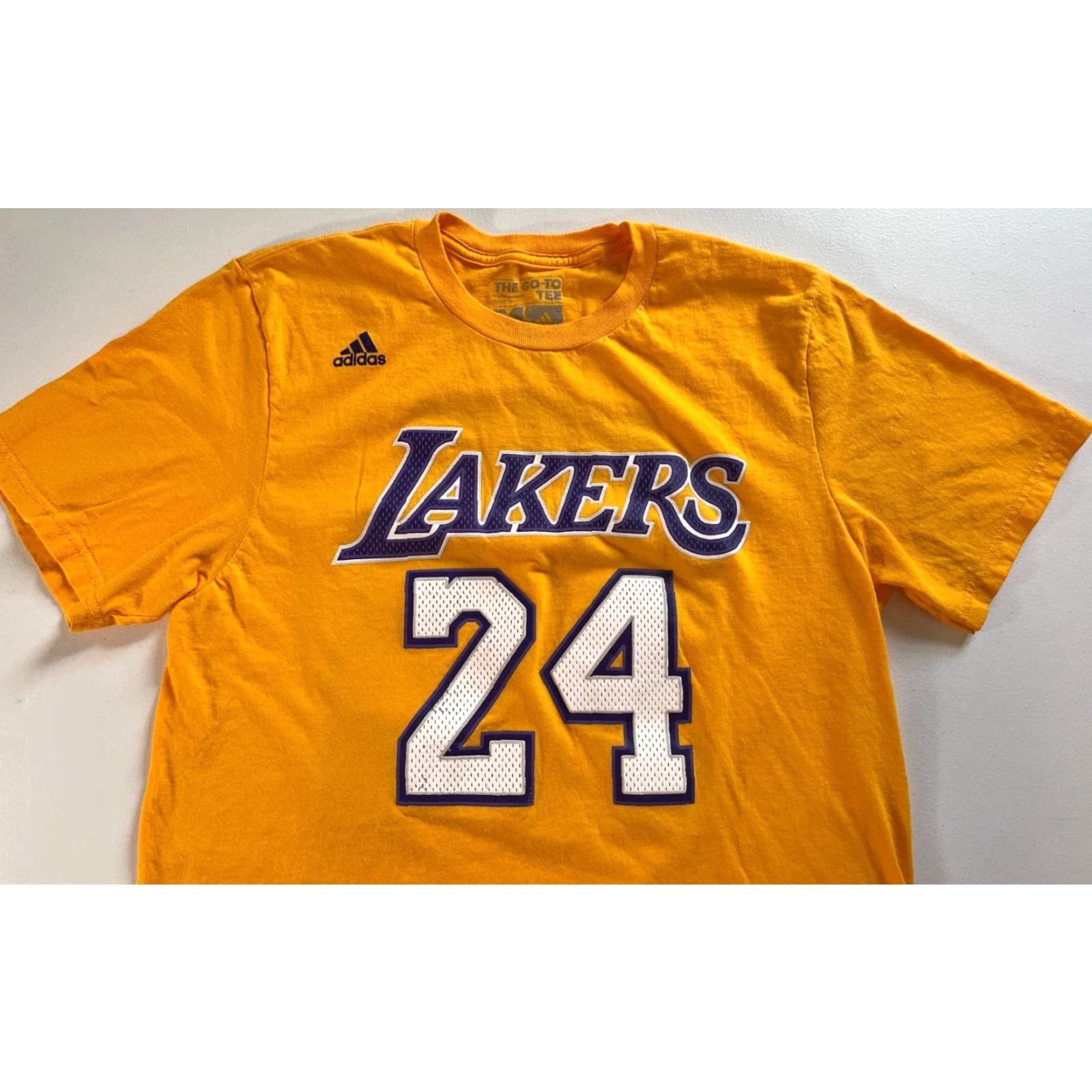 Adidas VINTAGE Adidas LA Lakers Kobe Bryant #24 T-Shirt Mens M Yellow 100% Cotton Short Sleeve Crew Neck Sports Basketball Double-Sided Size US M / EU 48-50 / 2 - 3 Thumbnail