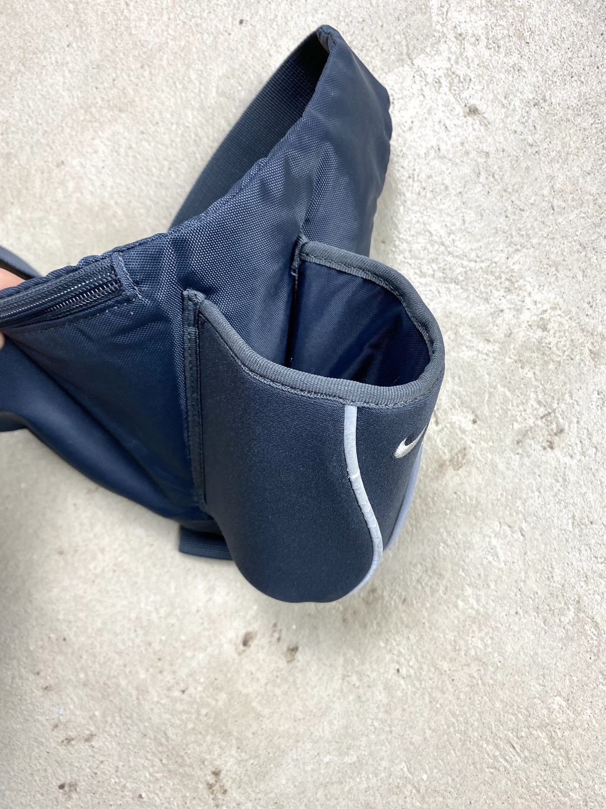 Nike Y2K Vintage Nike Sling Bag Gorpcore Hype Size ONE SIZE - 8 Thumbnail
