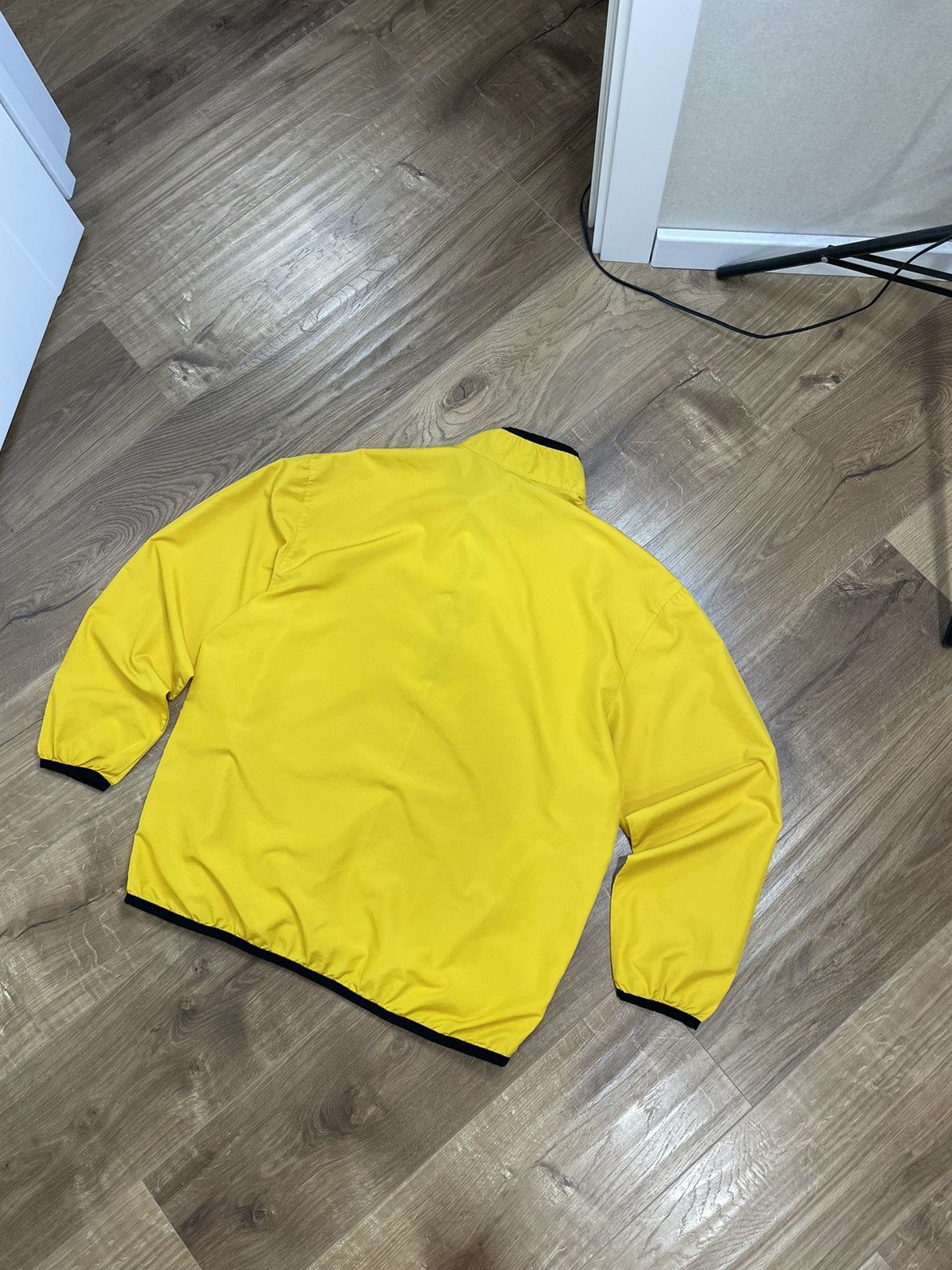 Nike Vintage Nike Y2K Style Hot Yellow Logo Anorak Bomber Jacket Size US L / EU 52-54 / 3 - 22 Thumbnail