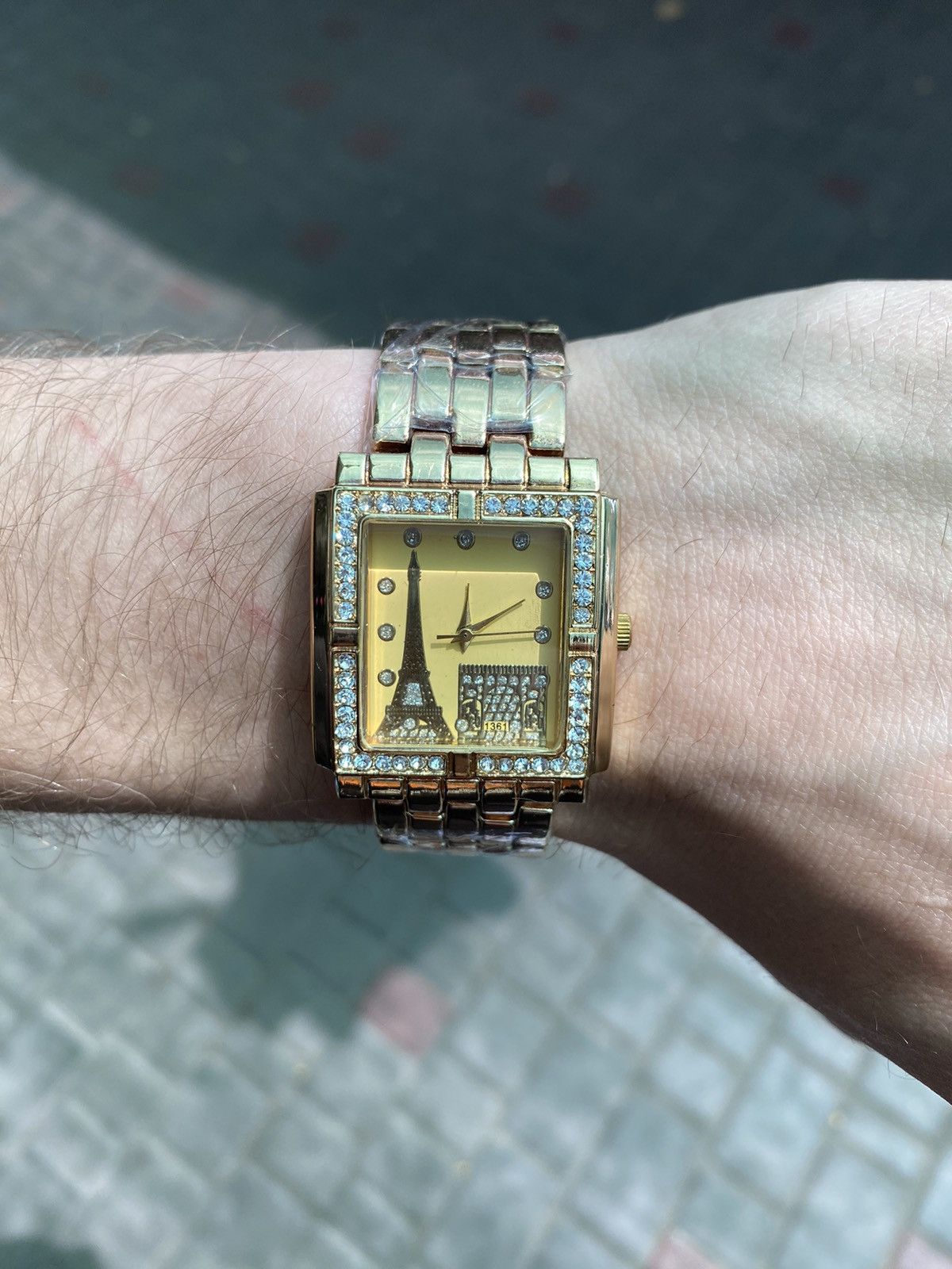 Japanese Brand Unique Gold Watch with Eiffel Tower, Like New Size ONE SIZE - 2 Thumbnail