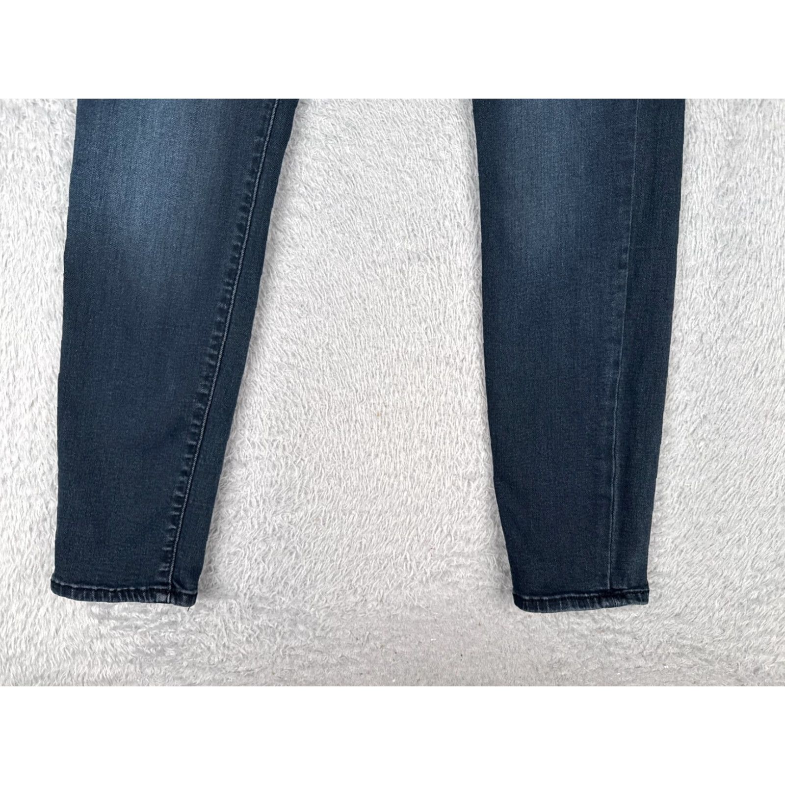Forever 21 Forever 21 Jeans Womens 28 Blue Denim Skinny Button Fly Dark Wash Cotton 26x28 Mens? Girls? No. Size 28" / US 6 / IT 42 - 2 Thumbnail