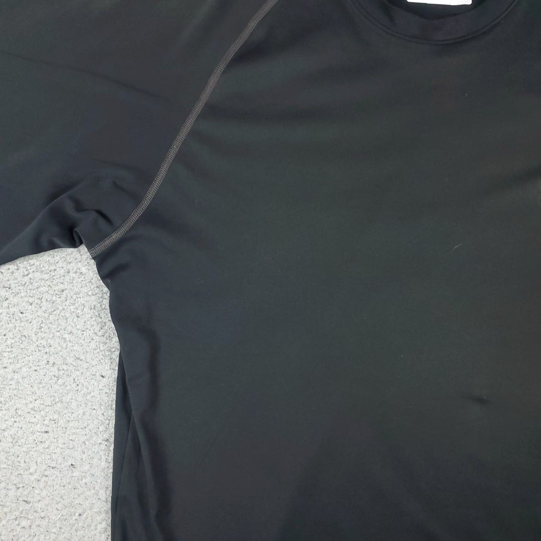 Under Armour Under Armour T Shirt Mens Large Black Active Work Out Short Sleeve Logo - (Stained) Size US L / EU 52-54 / 3 - 5 Thumbnail