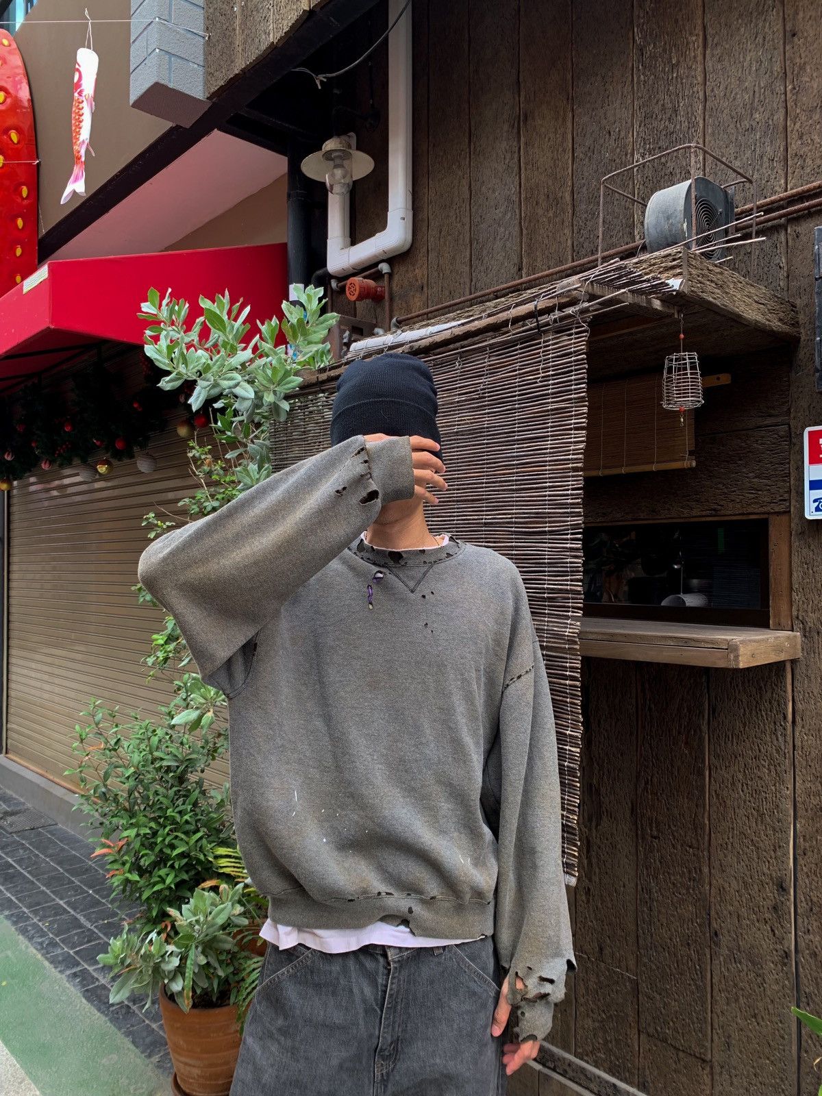 Russell Athletic 90s Russell Thrashed & Faded Sweatshirt 🚬 Size US L / EU 52-54 / 3 - 4 Thumbnail