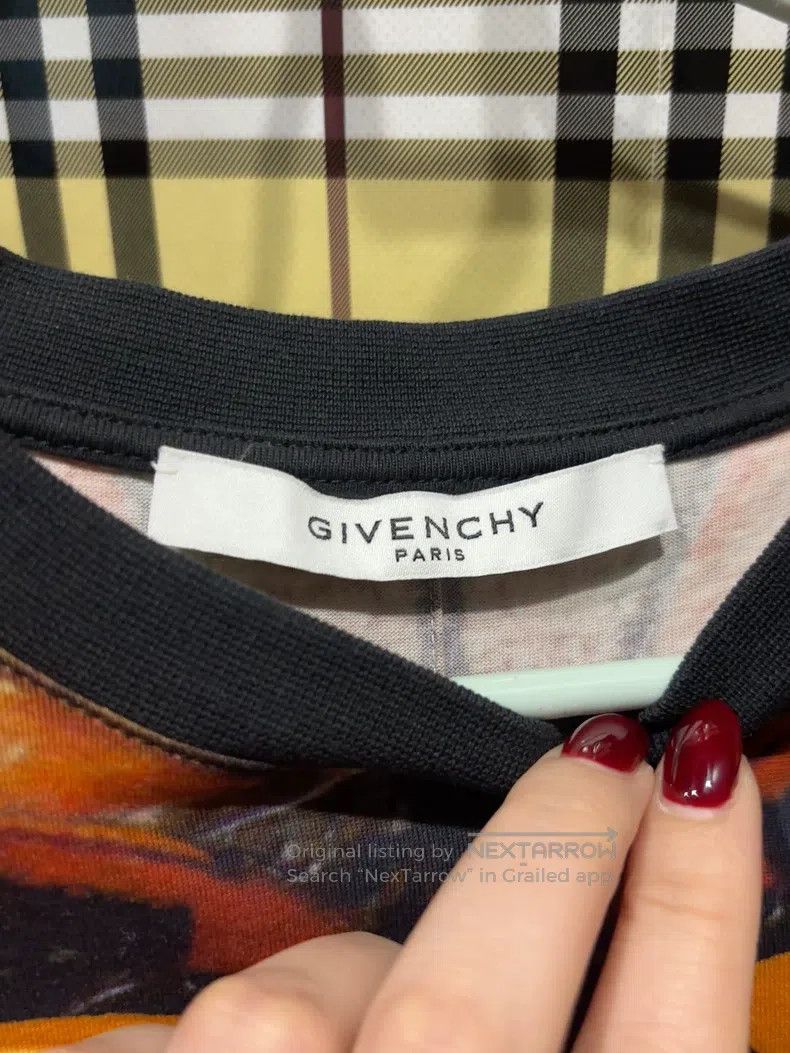 Givenchy Givenchy short sleeves Size US S / EU 44-46 / 1 - 2 Thumbnail
