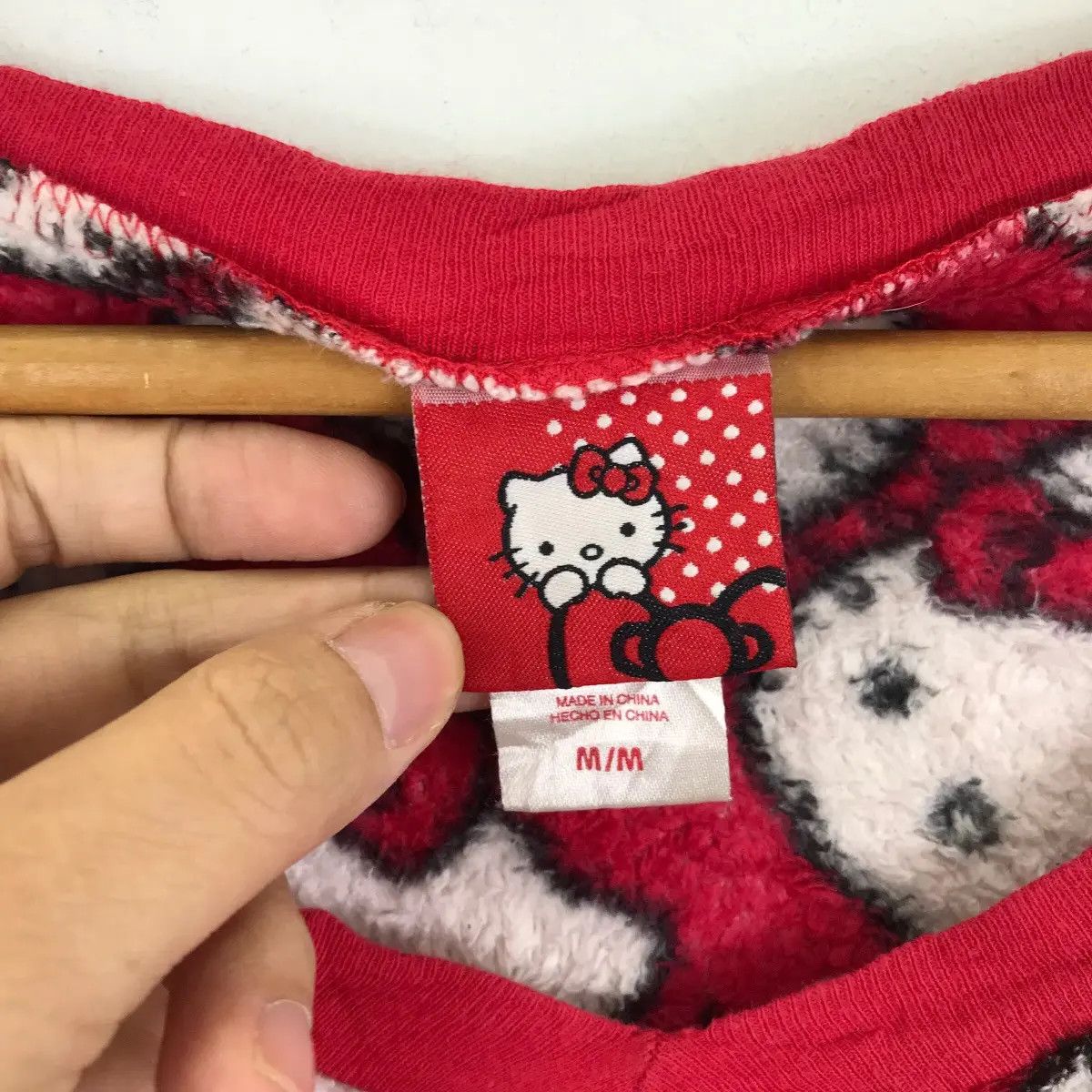 Vintage HELLO KITTY 2012 Collection AOP Cartoon Anime Blouse Sweater Size M / US 6-8 / IT 42-44 - 4 Thumbnail