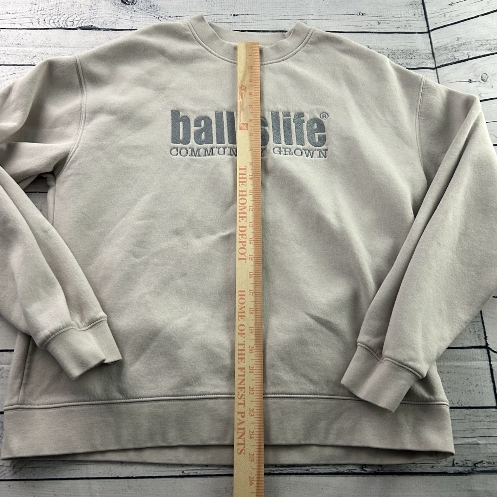 Bally Ball Is Life Embroidered Crewneck Sweatshirt Men’s M Beige Shirt Mens Embroidered Pullover Sweatshirt Ball Is Life Size US M / EU 48-50 / 2 - 2 Thumbnail