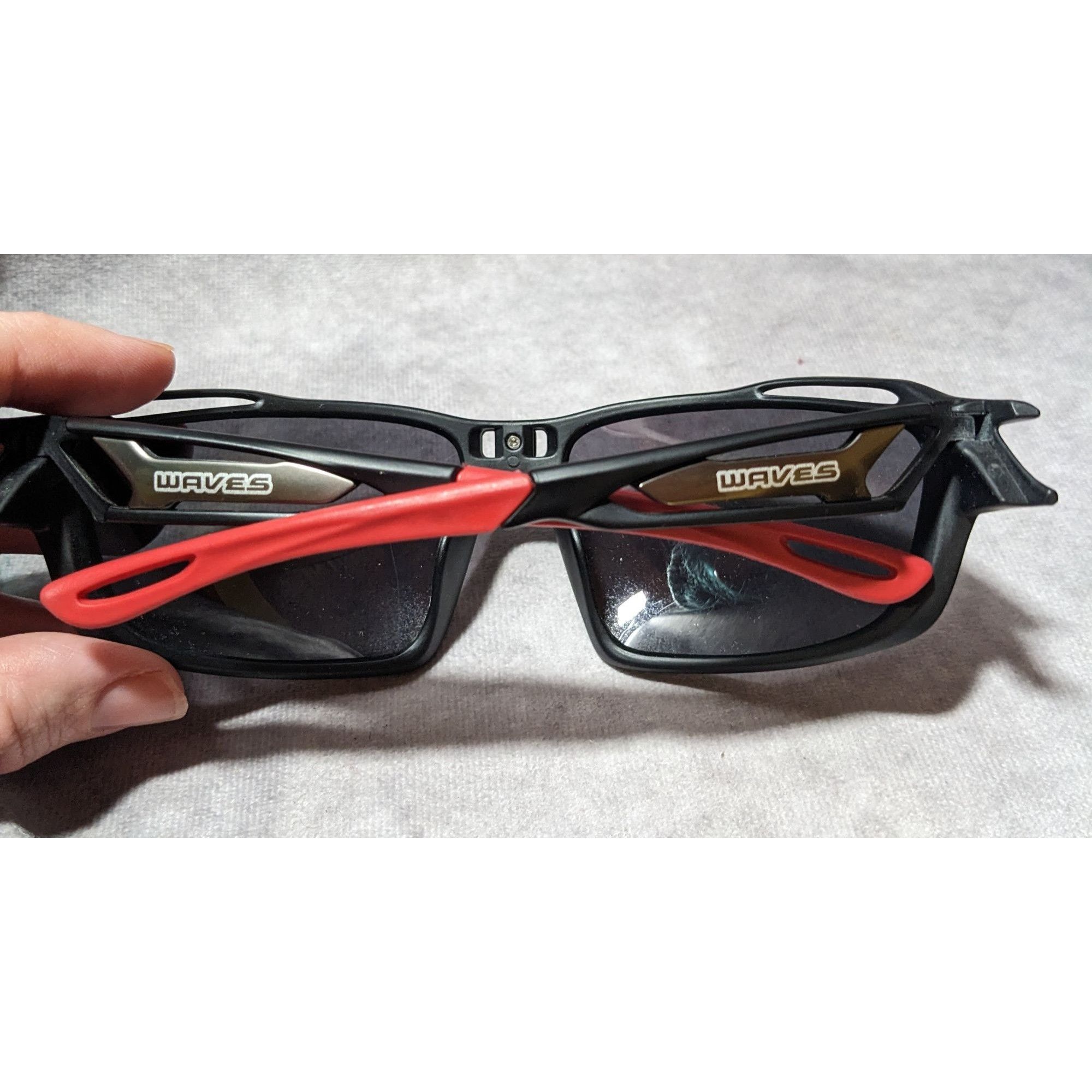 Other Waves 90s Style Black And Red Sporty Sunglasses Size ONE SIZE - 6 Thumbnail