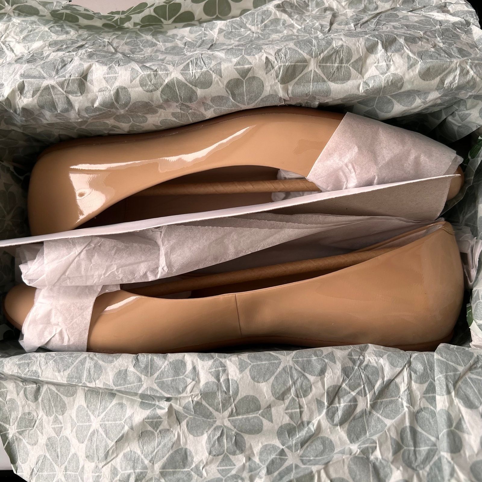 Kate Spade KATE SPADE NEW YORK Beige Pauly Leather Ballet Flats, US8 Size US 8 / IT 38 - 9 Thumbnail