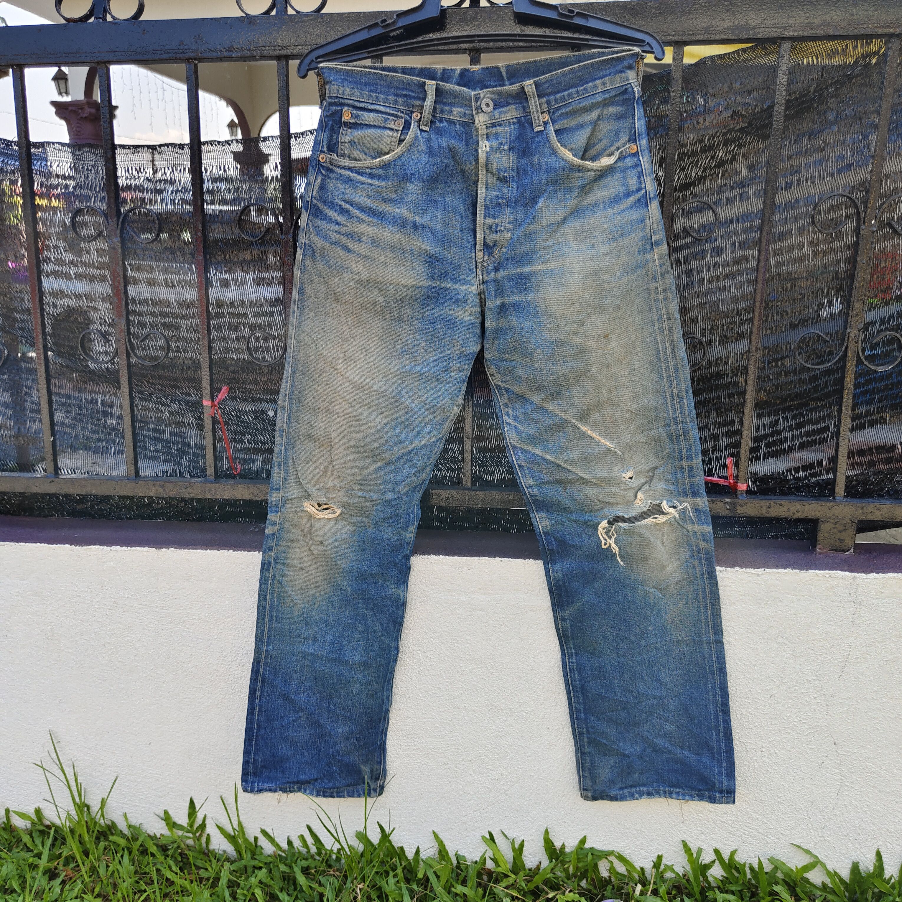 Levi's Vintage 90s Levi's 702 Big E Distressed Selvedge Jean Size US 31 - 3 Thumbnail