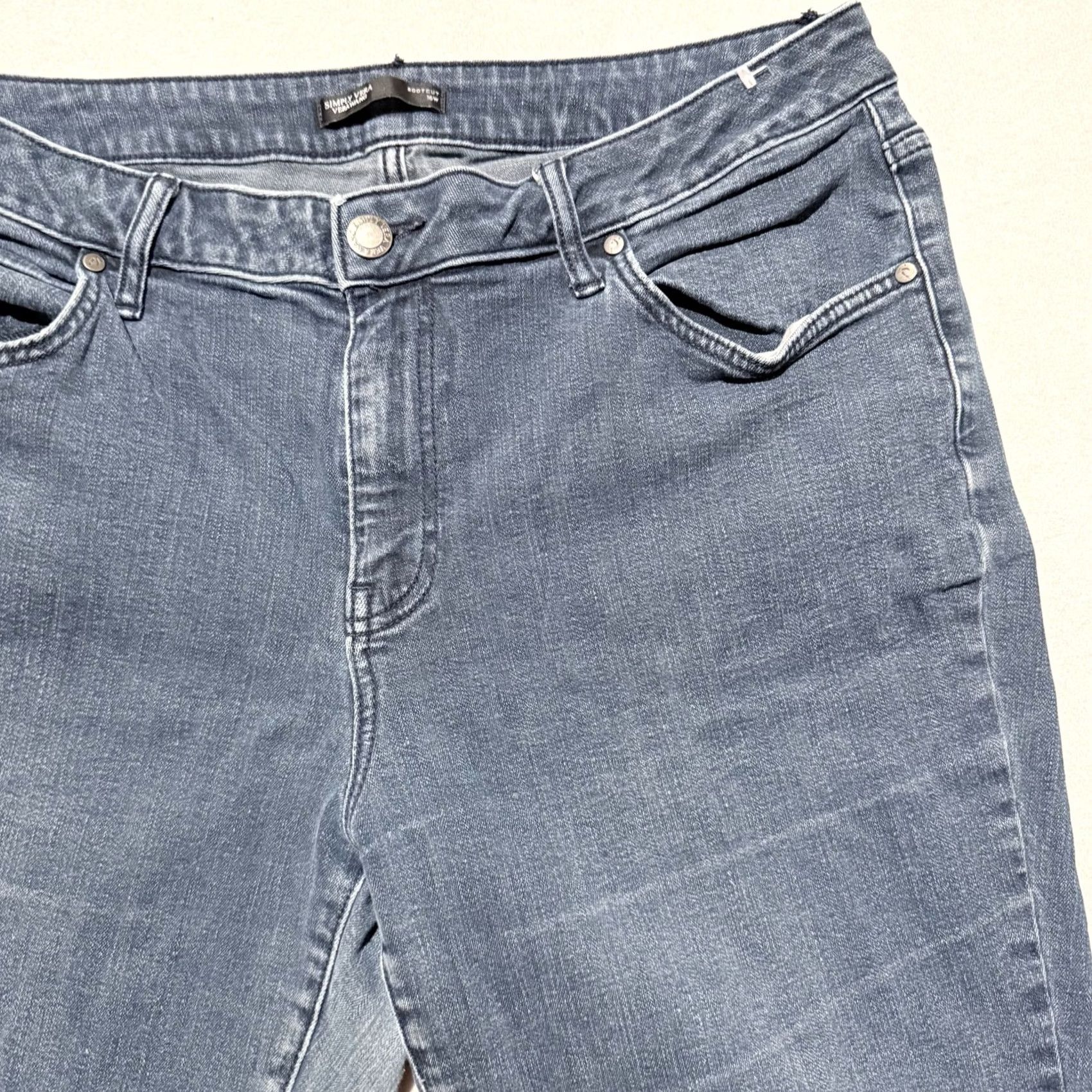 Vera Wang VINTAGE Simply Vera Vera Wang Bootcut Jeans Women's Blue Denim Mid-Rise Stretch - 16W Size 38" / US 16 / IT 52 - 3 Thumbnail