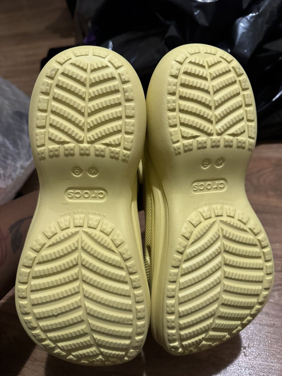 Crocs Yellow Crocs Size US 9 / IT 39 - 4 Thumbnail