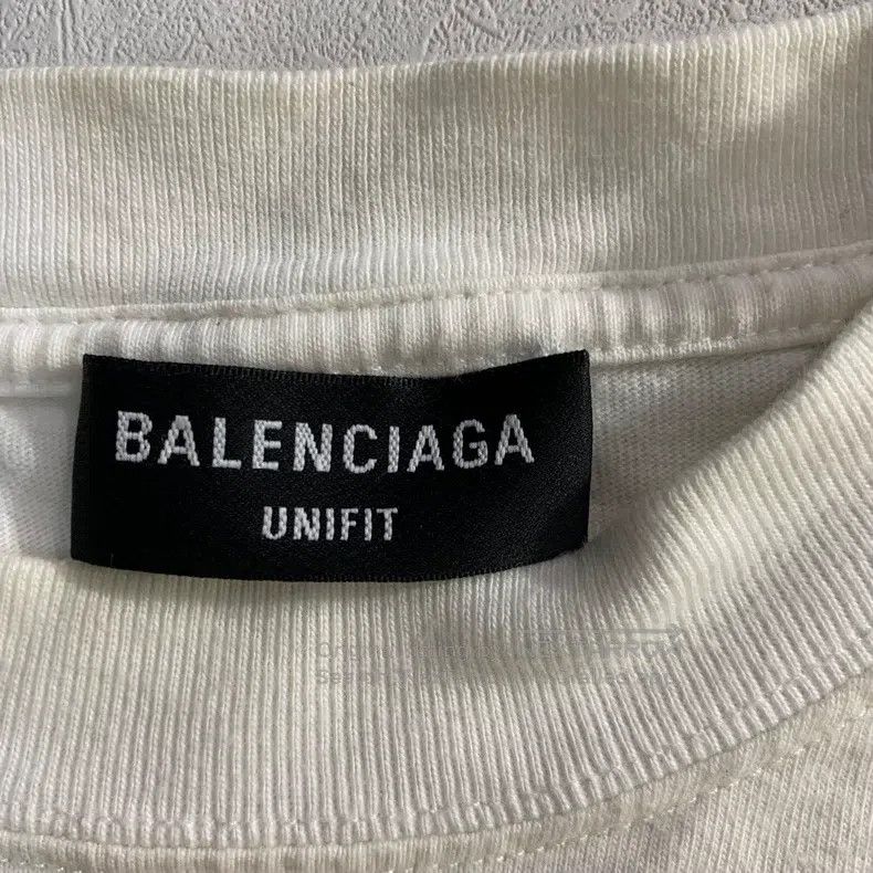Balenciaga Balenciaga Round Neck Short Sleeve T-Shirt Size US L / EU 52-54 / 3 - 3 Thumbnail