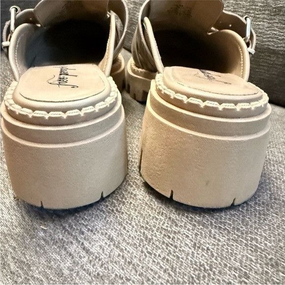 Free People Free People Women's Lyra Lug Loafer, size 40 (9.5), Off Whit Size US 9.5 / IT 39.5 - 4 Thumbnail