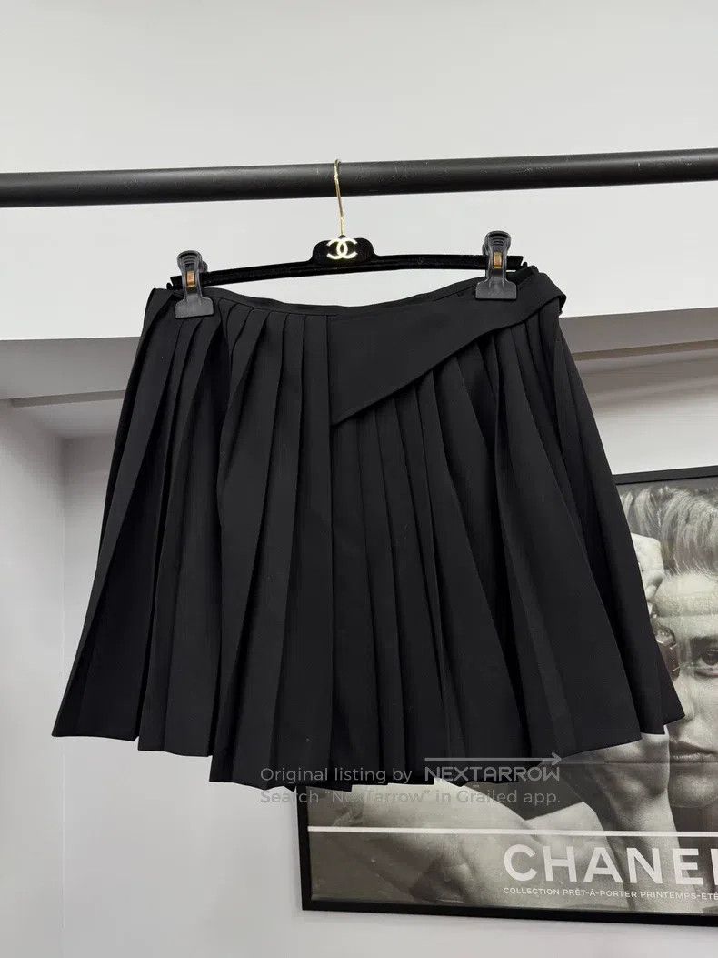 Dior Dior Black pleated skirt Size 26" / US 2 / IT 38 - 1 Thumbnail