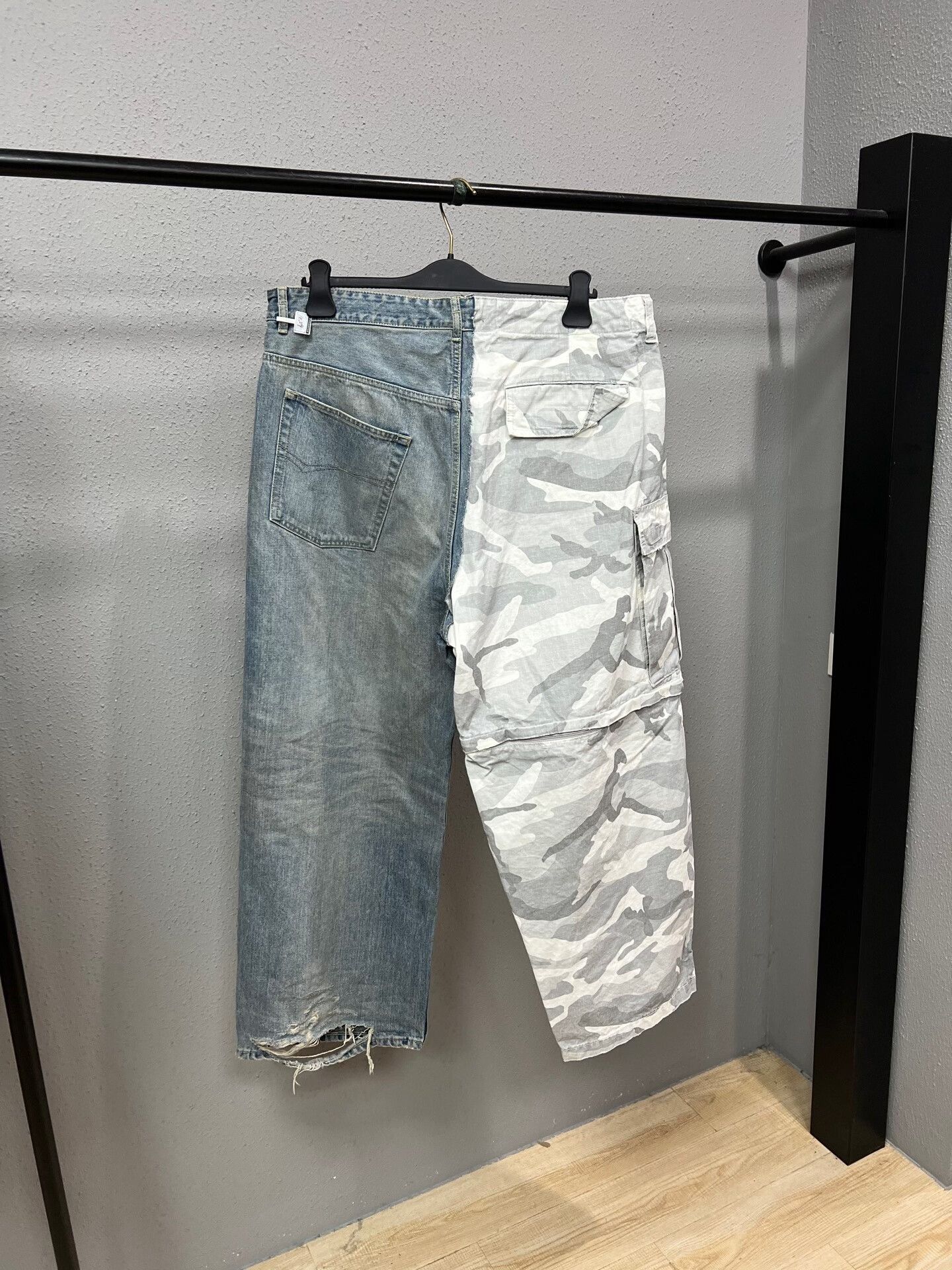 Balenciaga Balenciaga White Camo Patchwork Denim Pants Size US 26 / EU 42 - 2 Thumbnail