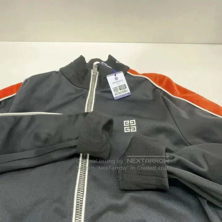 Givenchy Givenchy Logo Embroidered Zip Color. Size US XXS / EU 40 - 6 Thumbnail