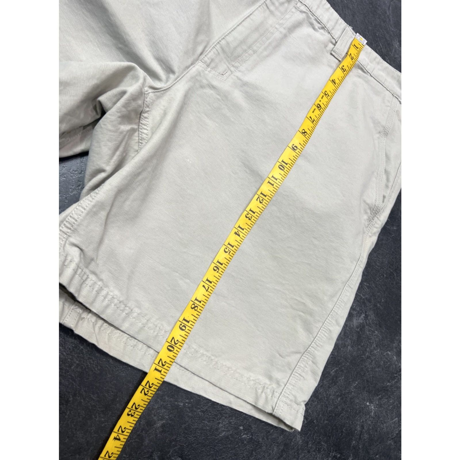 Vintage Columbia Shorts Mens 42W Khaki 10" Inseam Hiking Utility Pockets Casual Outdoor Chino Elastic Waist Pockets Beige Cotton Regular Men Size US 42 / EU 58 - 8 Thumbnail