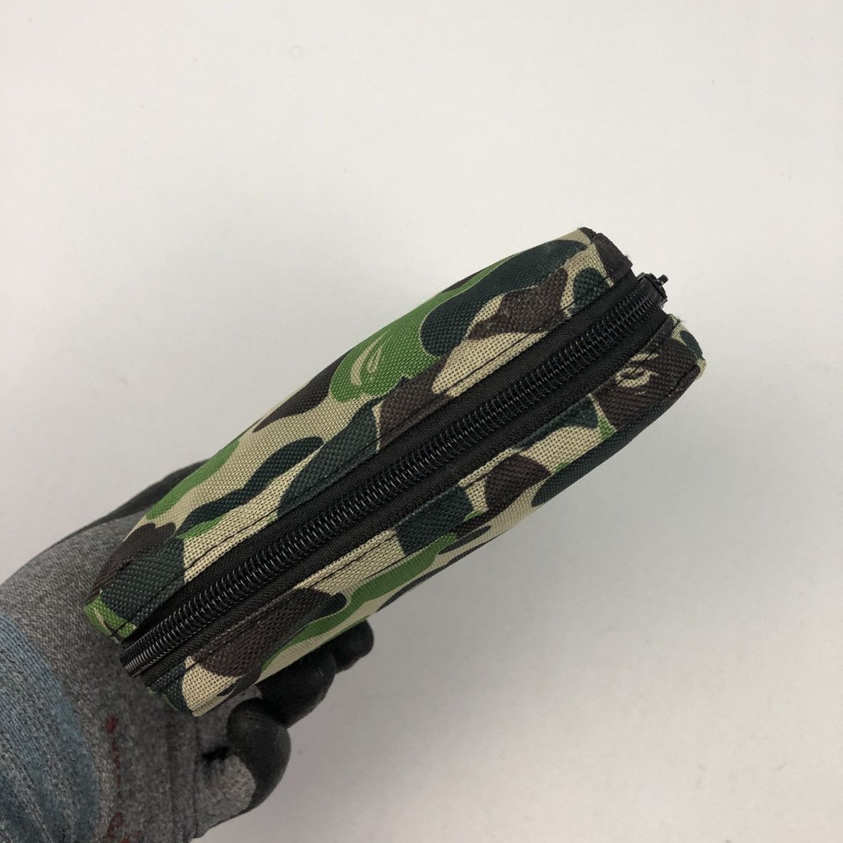 Bape A BATHING APE MEGAZINE BAPE TOILETRIES BAG Size ONE SIZE - 4 Thumbnail