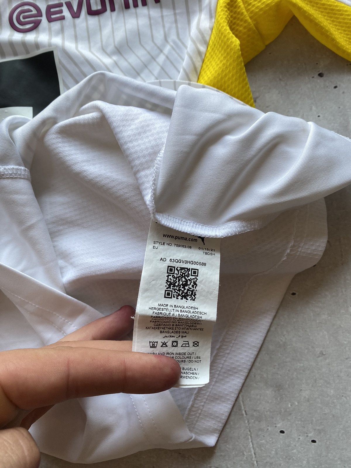 Puma Rare Puma Borussia Dortmund BVB 20/21 Home Soccer Jersey Size US S / EU 44-46 / 1 - 8 Thumbnail