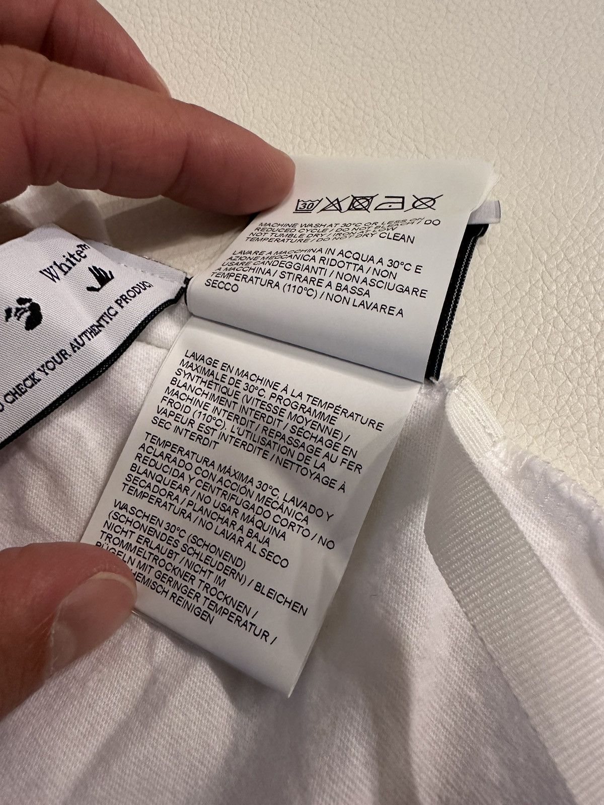 Off-White Off White Graffiti Logo Tee Size US L / EU 52-54 / 3 - 20 Thumbnail