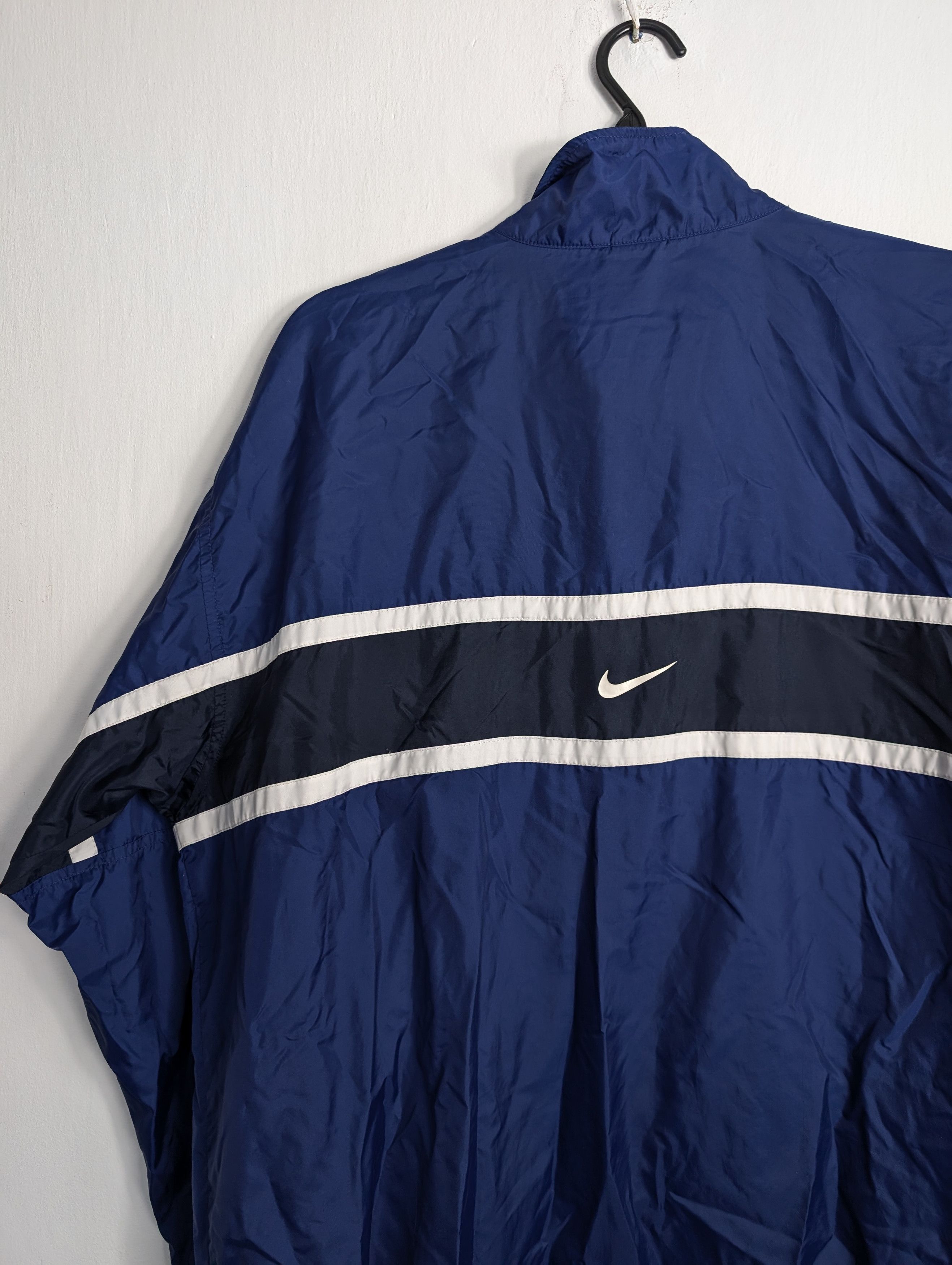 Nike Vintage Nike Center Logo Track Jacket L Streetwear Retro Size US L / EU 52-54 / 3 - 5 Thumbnail