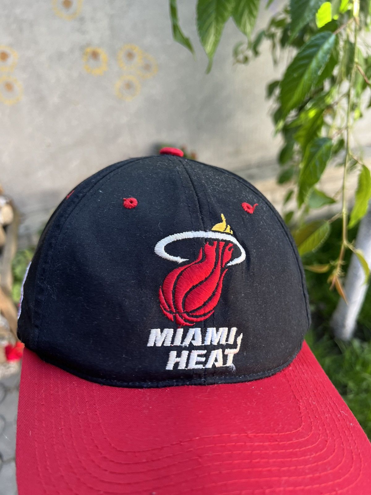NBA × Vintage NBA Miami Heat Vintage Hat Cap Size ONE SIZE - 2 Thumbnail