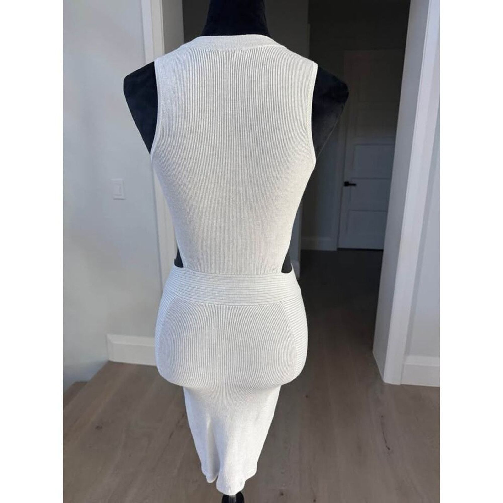 Guess Guess Ribbed Cutout Sleeveless Midi Dress size XS Size XS / US 0-2 / IT 36-38 - 8 Thumbnail