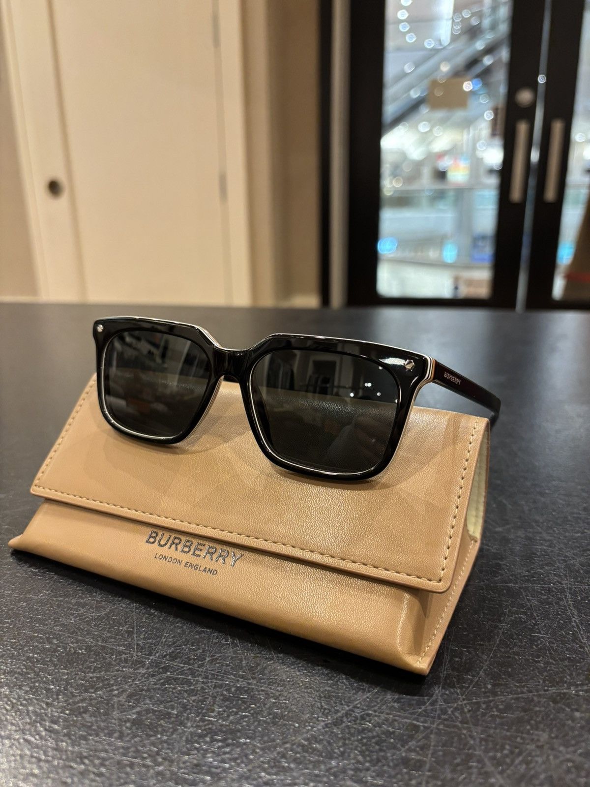 Burberry Burberry Sunglasses Size ONE SIZE - 1 Thumbnail