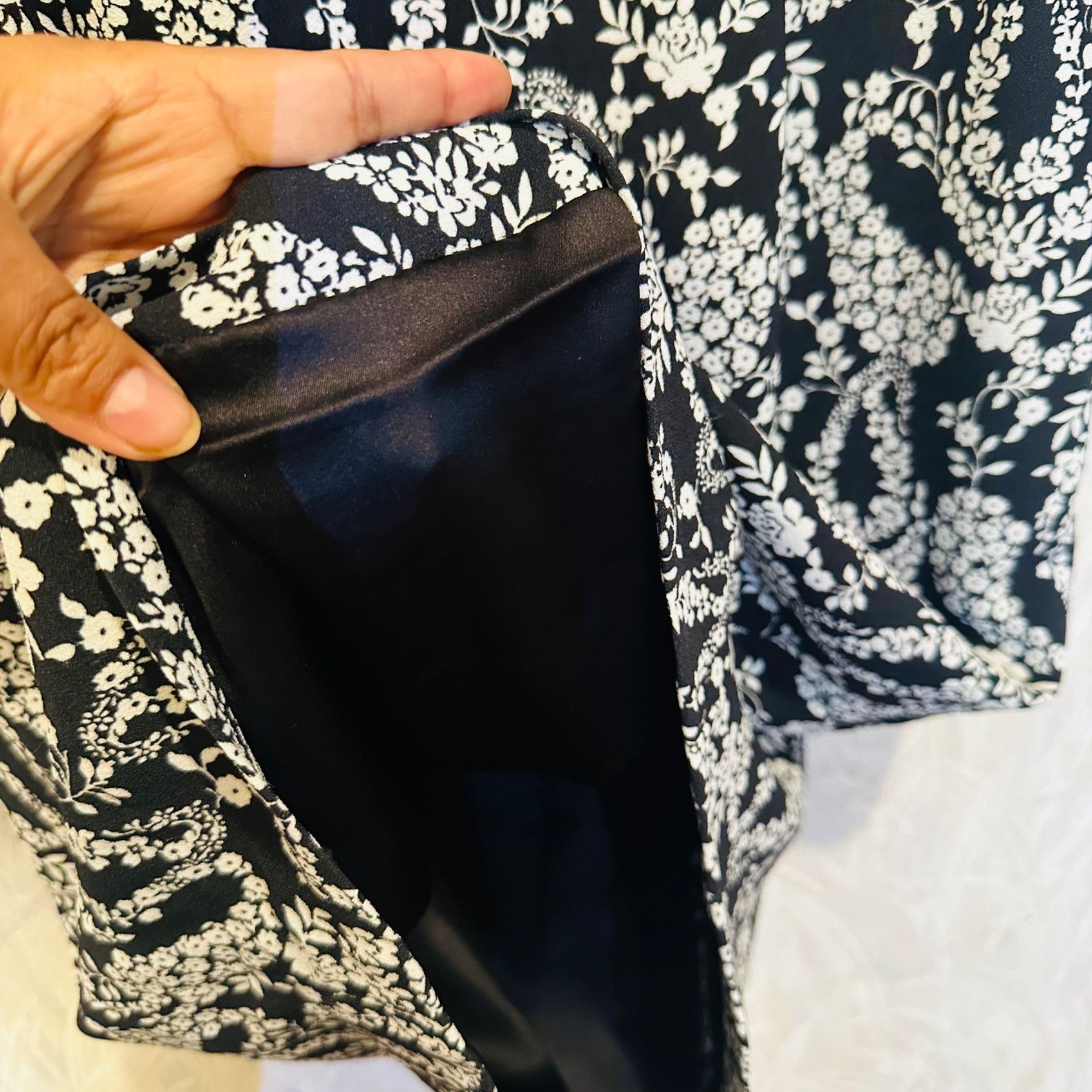 Dolce & Gabbana ✨Dolce & Gabanna Black Printed Midi Dress with Floral Sz 40 Size S / US 4 / IT 40 - 9 Thumbnail