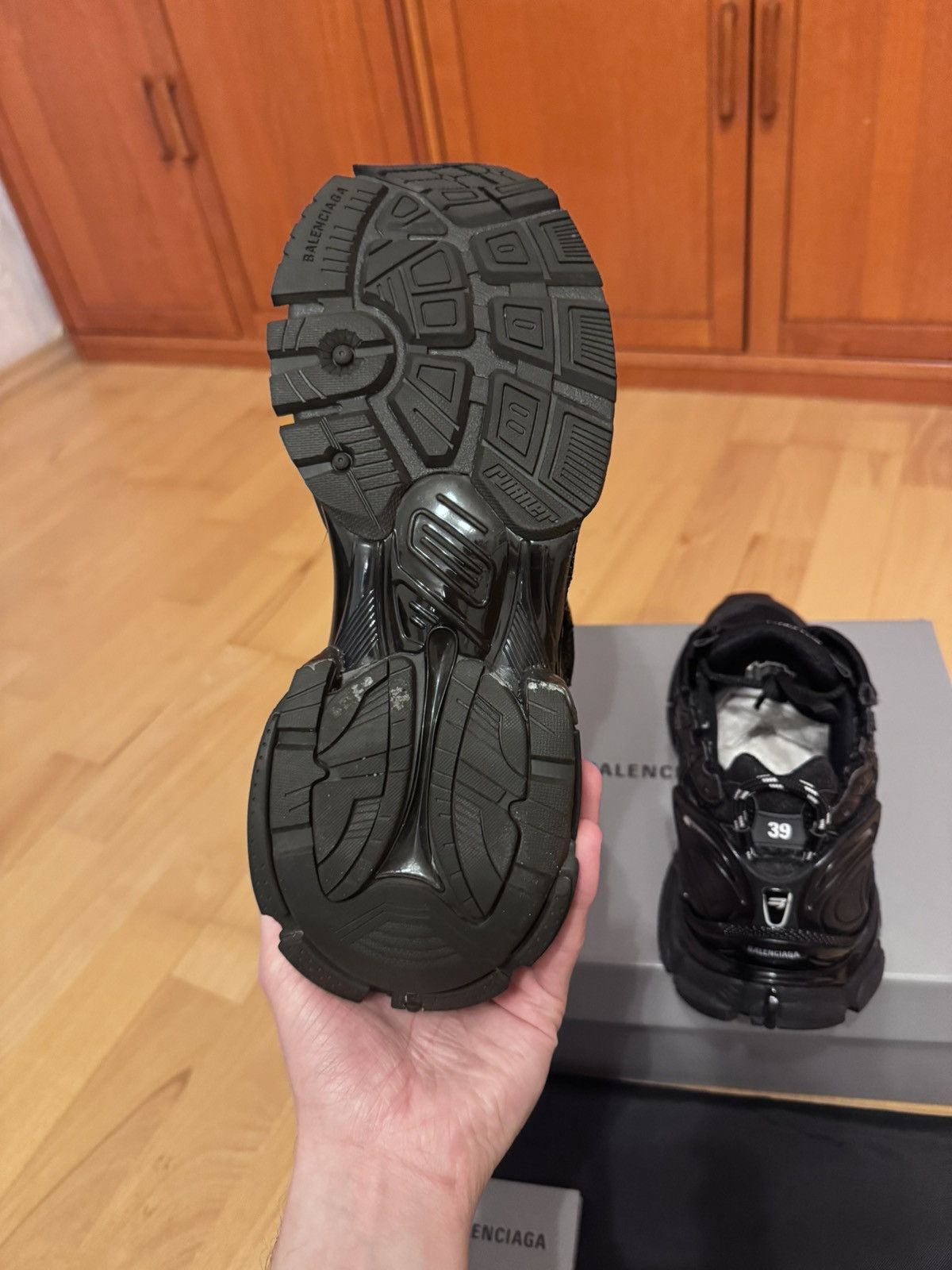 Balenciaga Balenciaga Runner Triple Black Size US 6 / EU 39 - 10 Thumbnail
