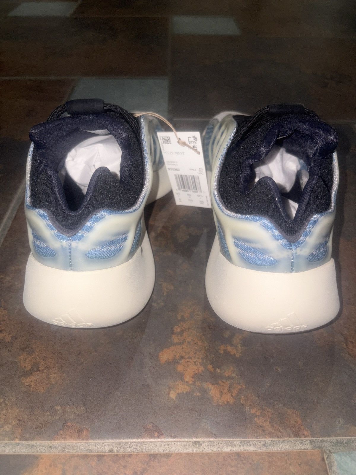 Adidas × Kanye West Adidas Yeezy 700 V3 “Kyanite” Size 9 Size US 9 / EU 42 - 4 Thumbnail
