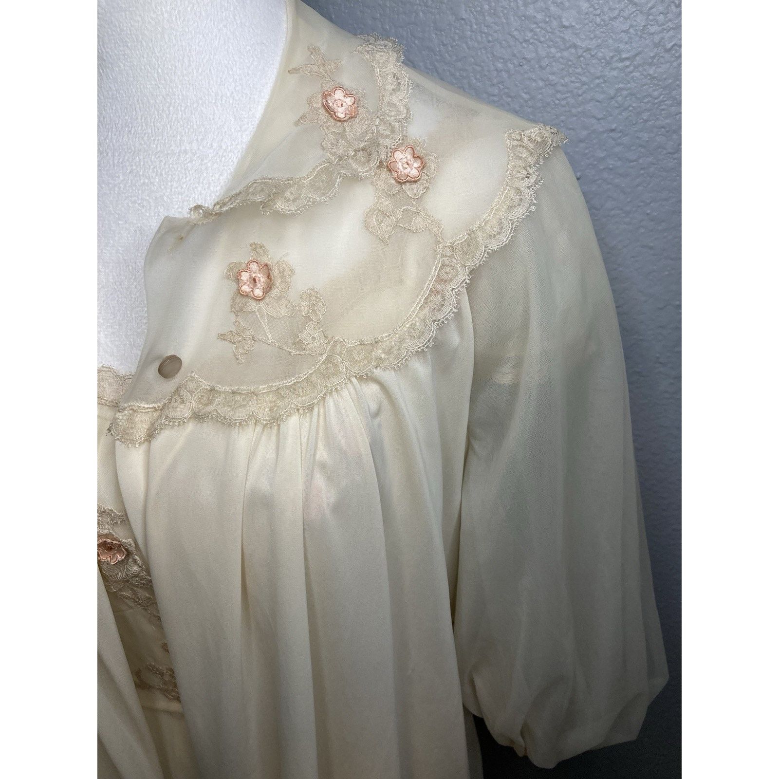 Vintage 40s/50s Artemis Nightgown Robe 32 Peignoir Lace Lingerie Size XS / US 0-2 / IT 36-38 - 13 Thumbnail