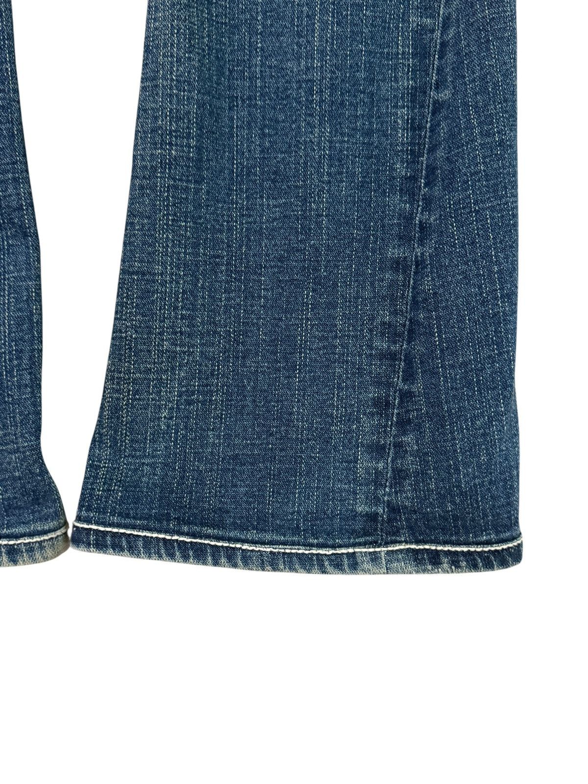 True Religion Flared TRUE RELIGION with White Stitching Low Rise jeans Size 28" / US 6 / IT 42 - 9 Thumbnail
