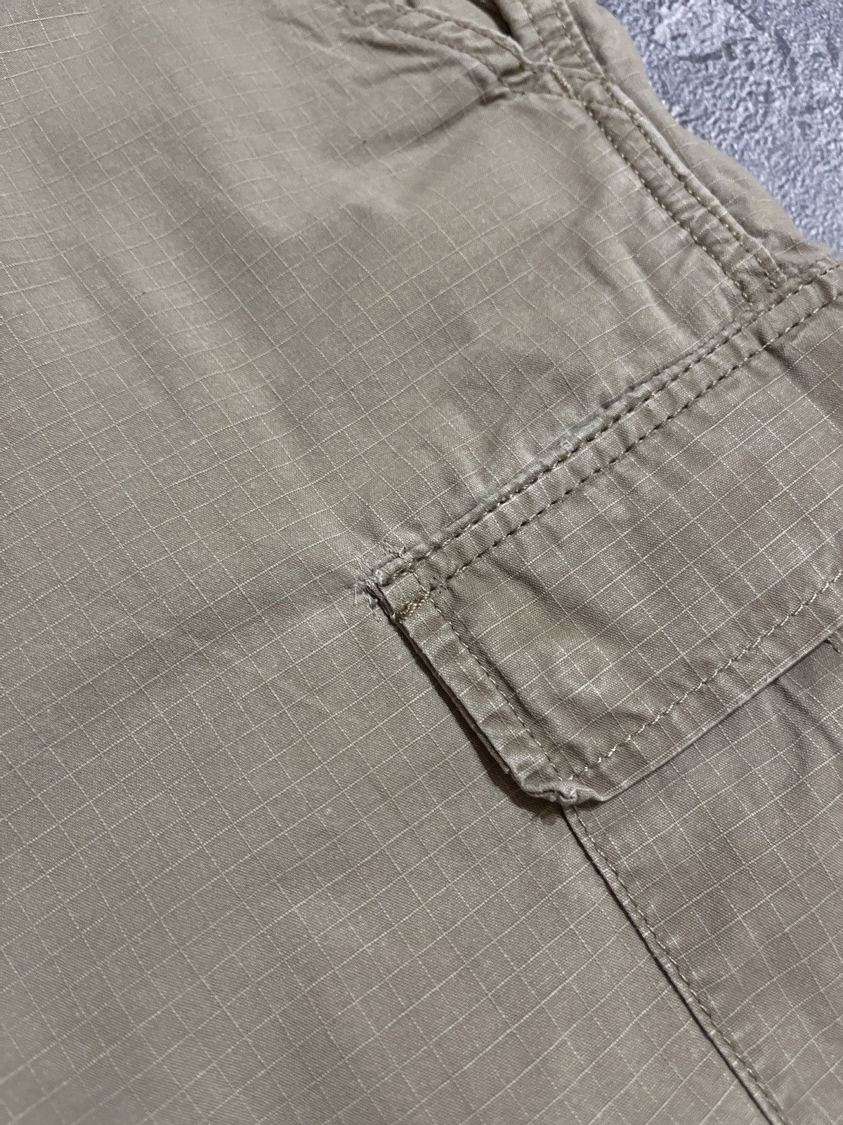 Carhartt Carhartt WIP Vintage regular cargo shorts Size US 28 / EU 44 - 8 Thumbnail