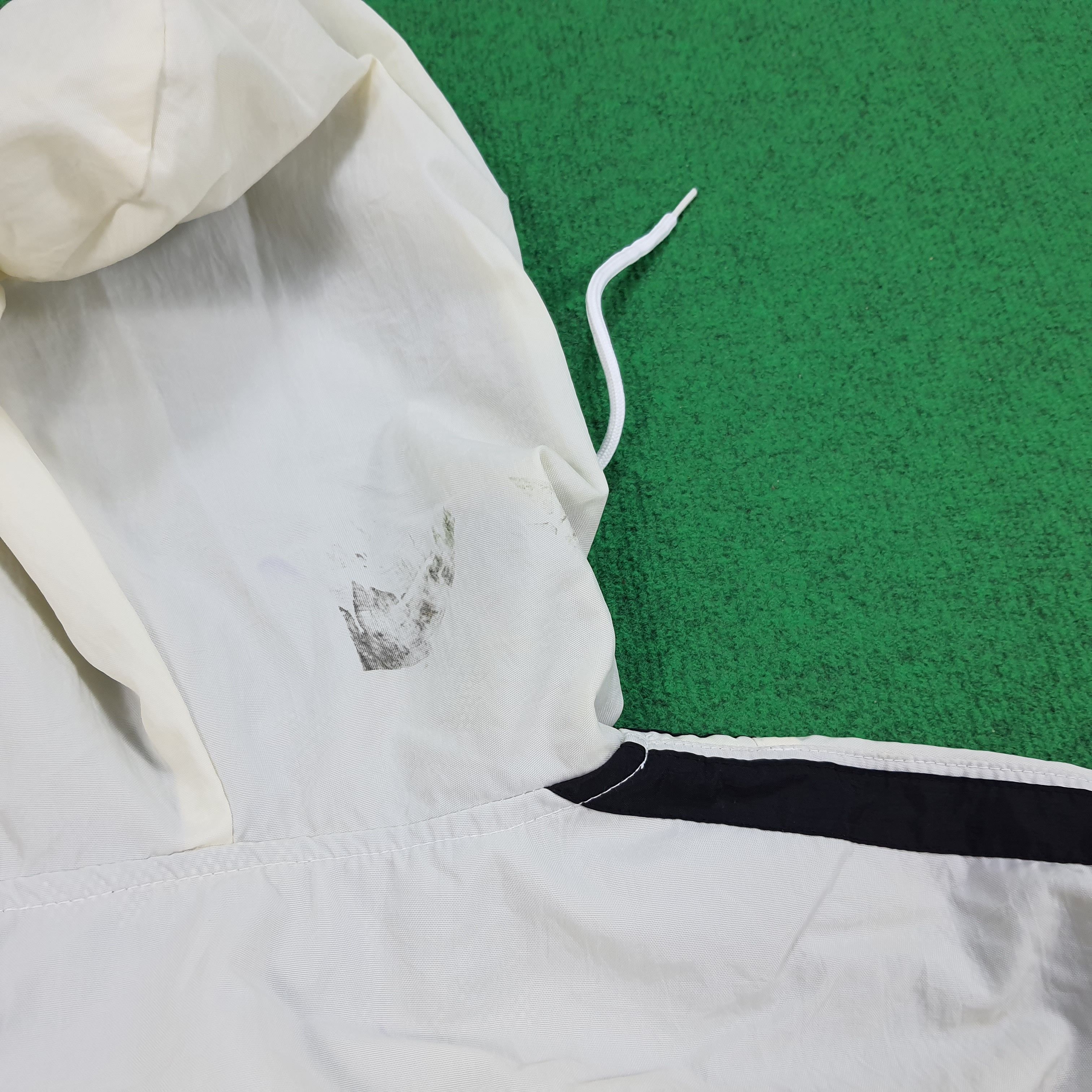 Japanese Brand × Nike × Vintage Vintage Nike Center Windbreaker Hoodie Jacket Size US XL / EU 56 / 4 - 11 Thumbnail