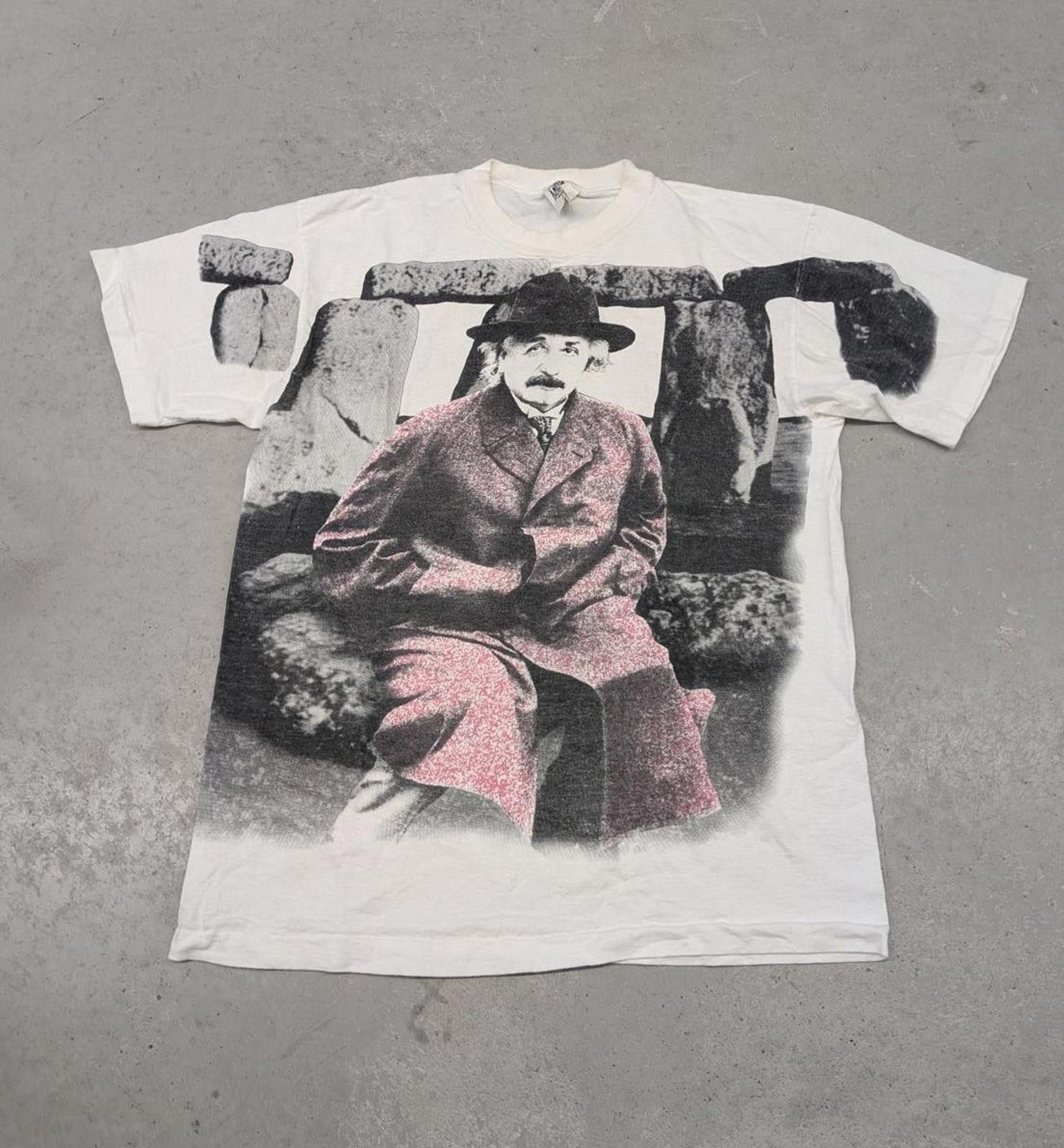 Vintage Vintage 90s Albert Einstein Stonehenge Quote T-shirt AOP Size US L / EU 52-54 / 3 - 1 Thumbnail
