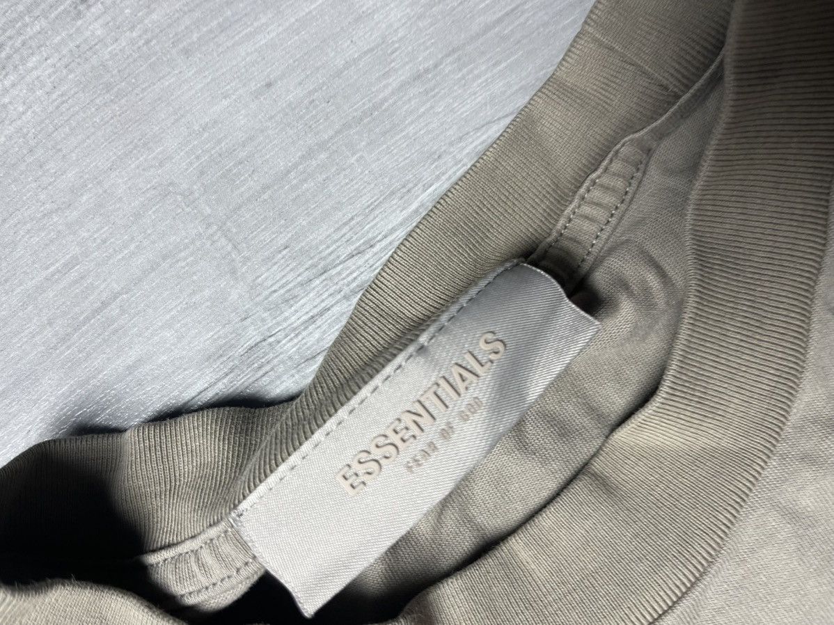 Essentials Essentials Fear Of God tshirt size XLarge Size US XL / EU 56 / 4 - 4 Thumbnail