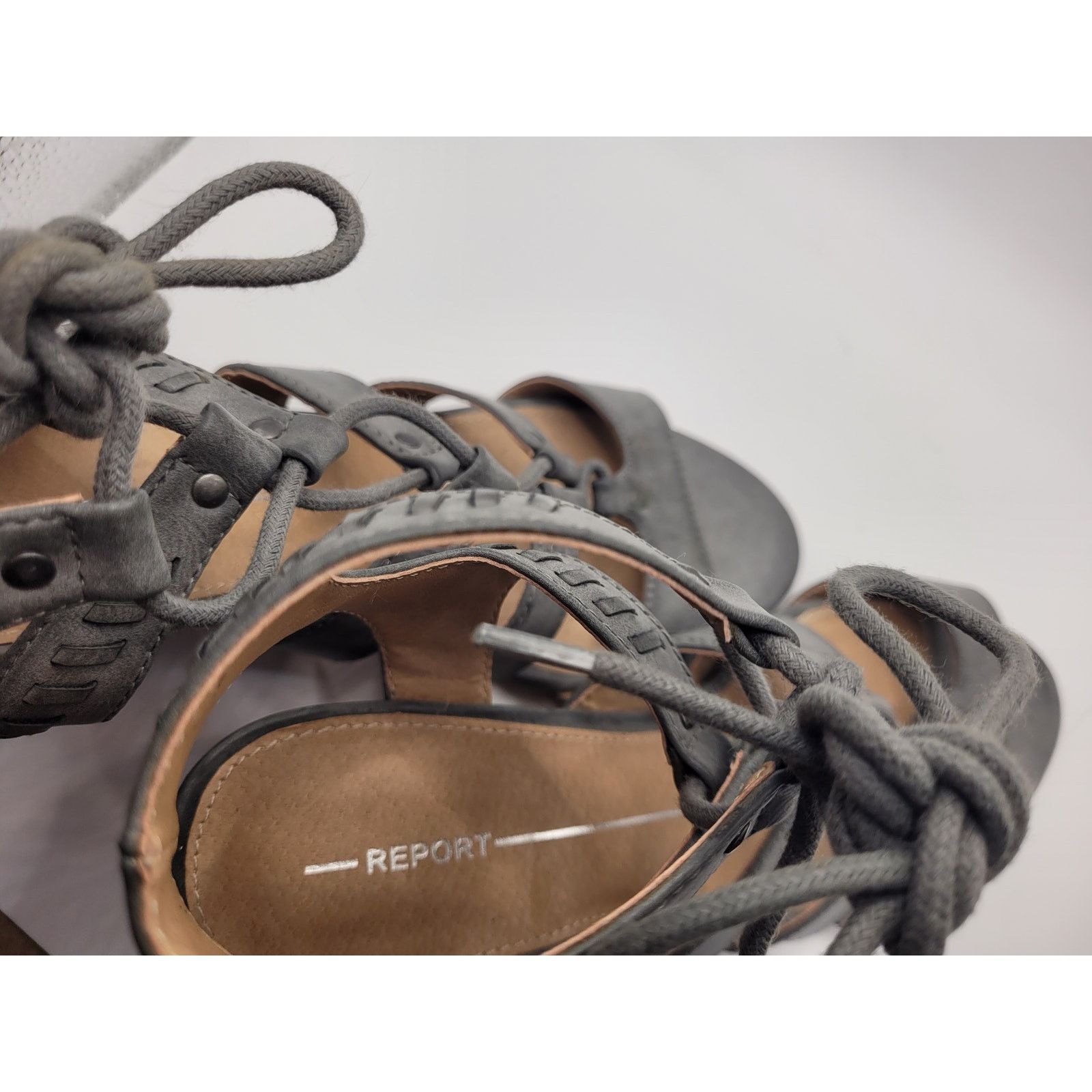 Report Collection Report Women Sandals Scout Gilley Grey 3.5 Heel Sz 10 Size US 10 / IT 40 - 4 Thumbnail