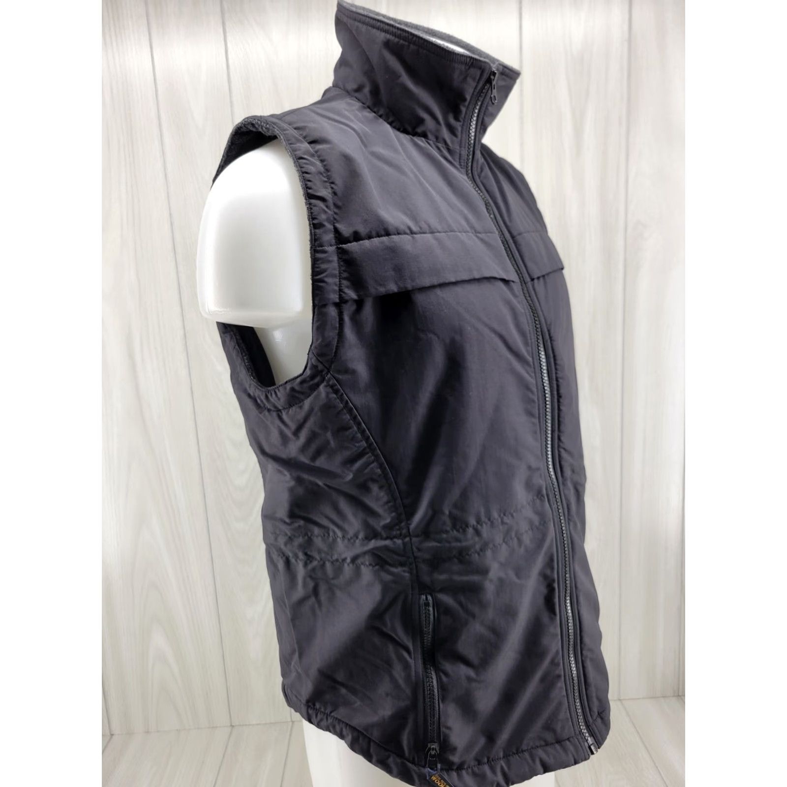 Vintage Woolrich Vest Black Zip Fleece Lined Woolrich Women’s Size Medium Vest Black Zip Fleece Lined Size M / US 6-8 / IT 42-44 - 3 Thumbnail