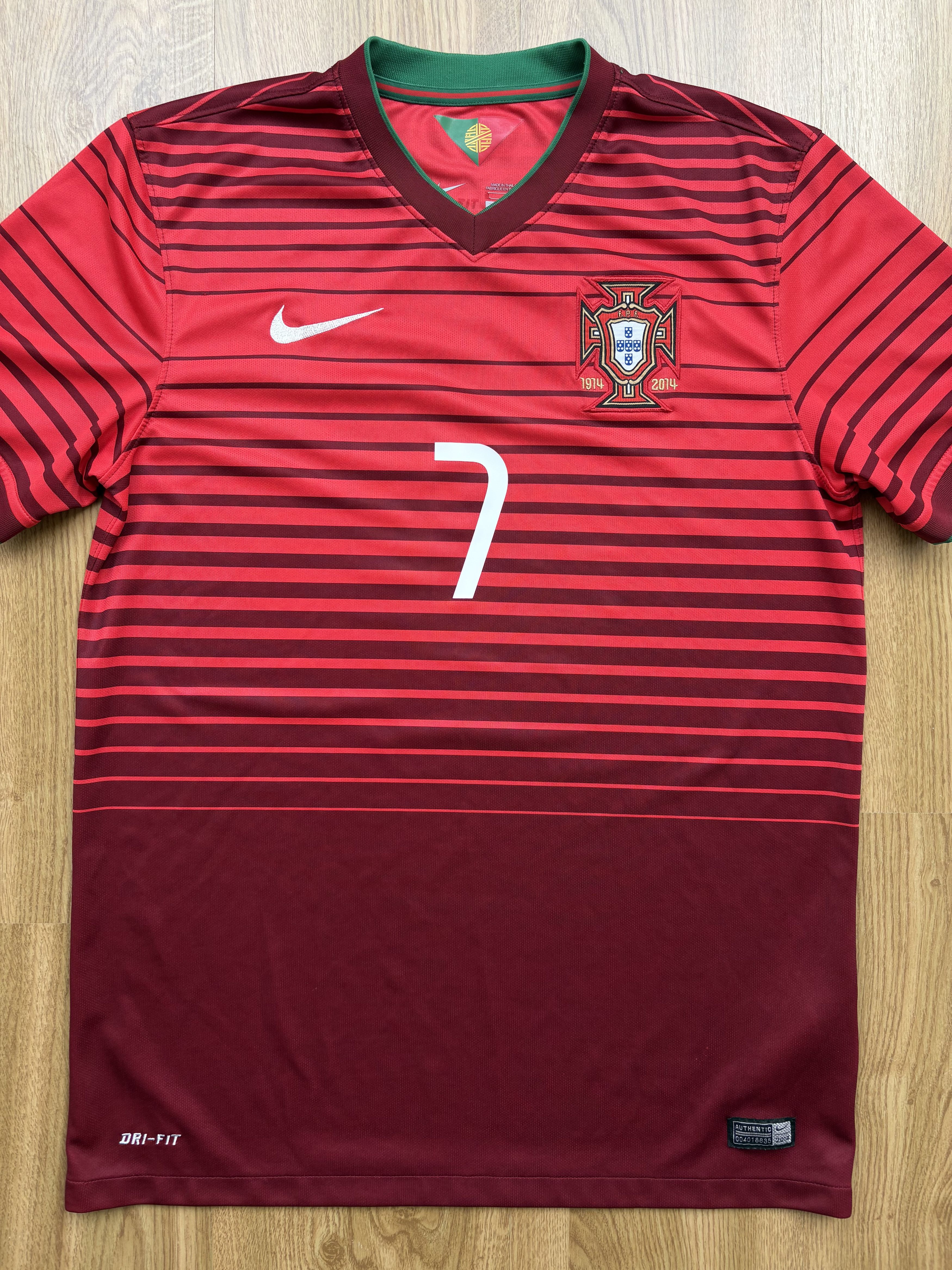 Nike Portugal 2014 Home Jersey – Ronaldo #7 – Size M – Nike Size US M / EU 48-50 / 2 - 2 Thumbnail