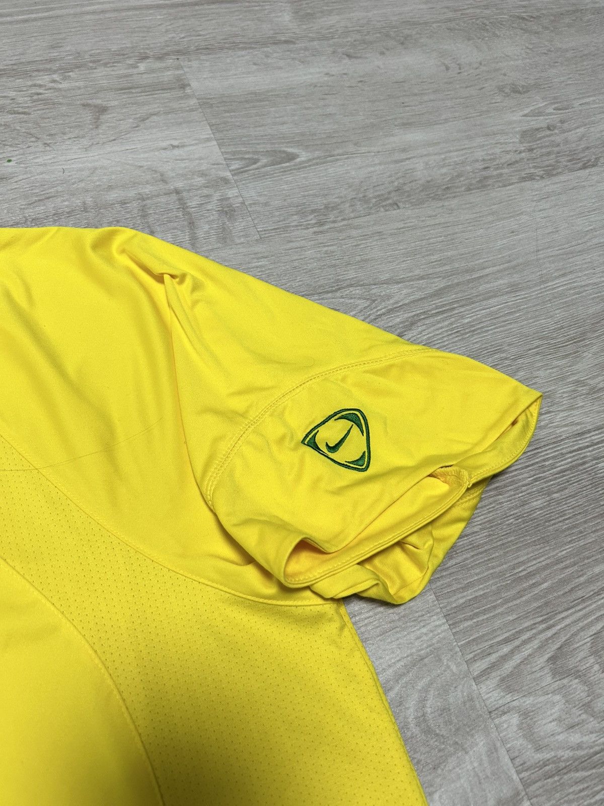 Nike Nike BRAZIL National Team 2004-2005 Home Football Soccer Size US XXL / EU 58 / 5 - 4 Thumbnail
