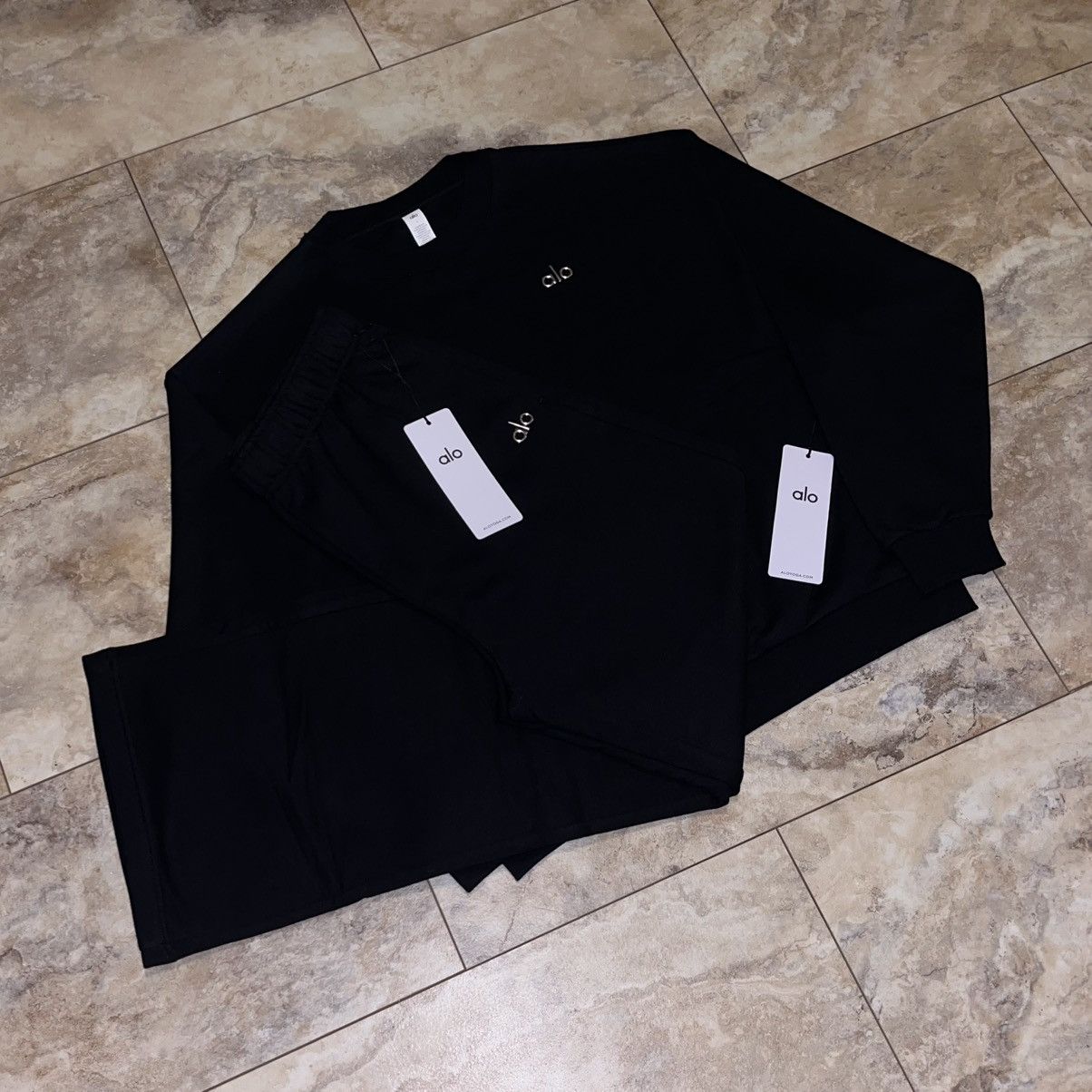 Alo Yoga Accolade Crewneck & Sweatpants Set Black Large