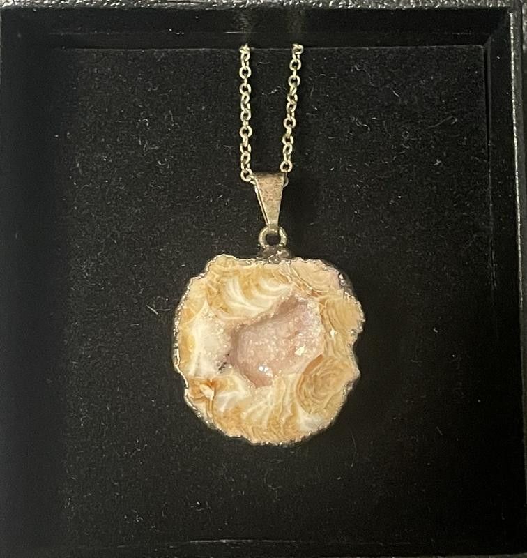 Designer Quartz Rock Pendant Size ONE SIZE - 1 Preview