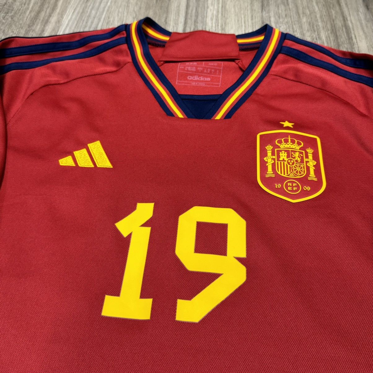 Adidas Spain 22/23 home shirt #19 Lamine Yamal Size US L / EU 52-54 / 3 - 3 Thumbnail