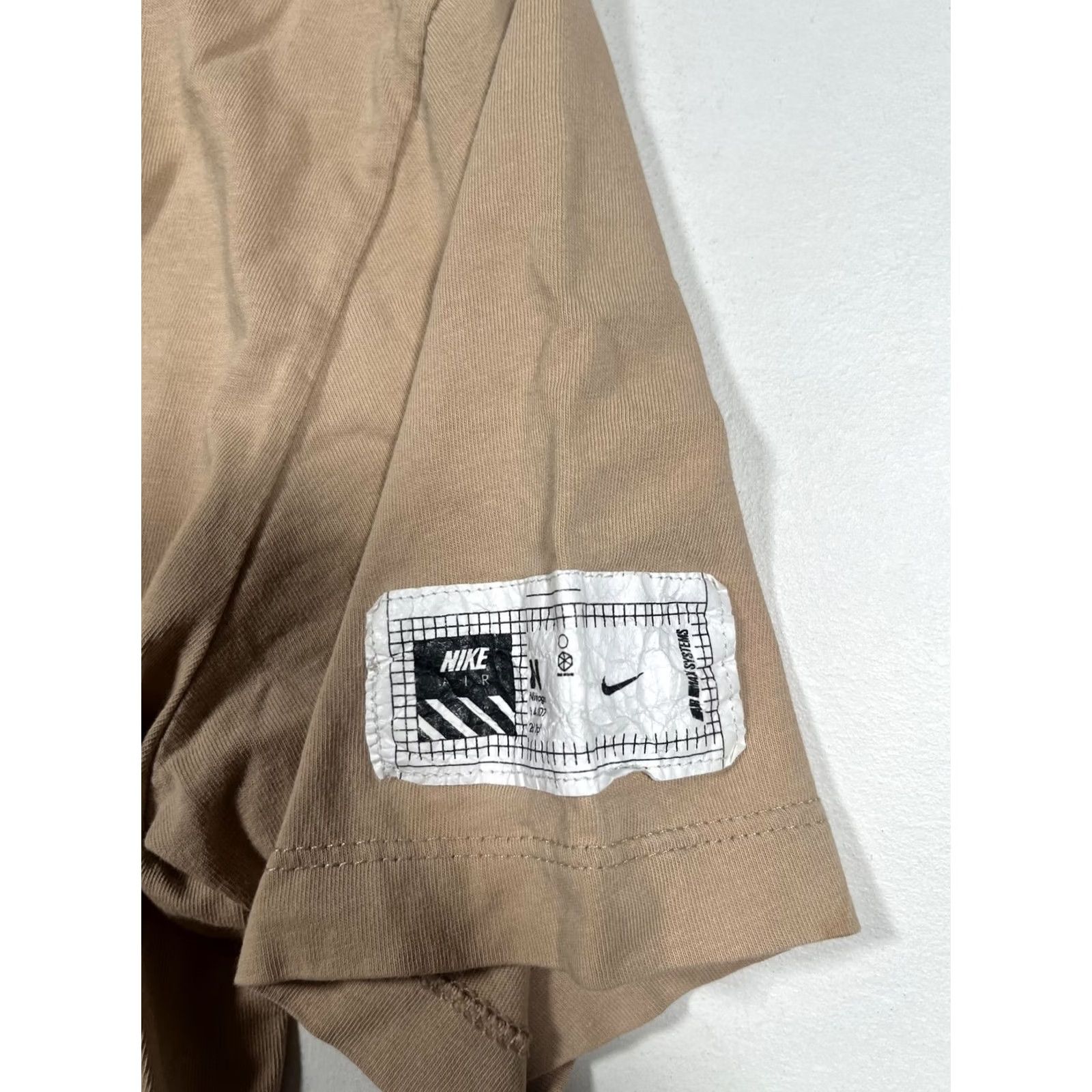 Nike Nike Shirt Mens Medium Beige The Nike Tee Graphic Back Robot Tagless Cotton Tee Size US M / EU 48-50 / 2 - 5 Thumbnail