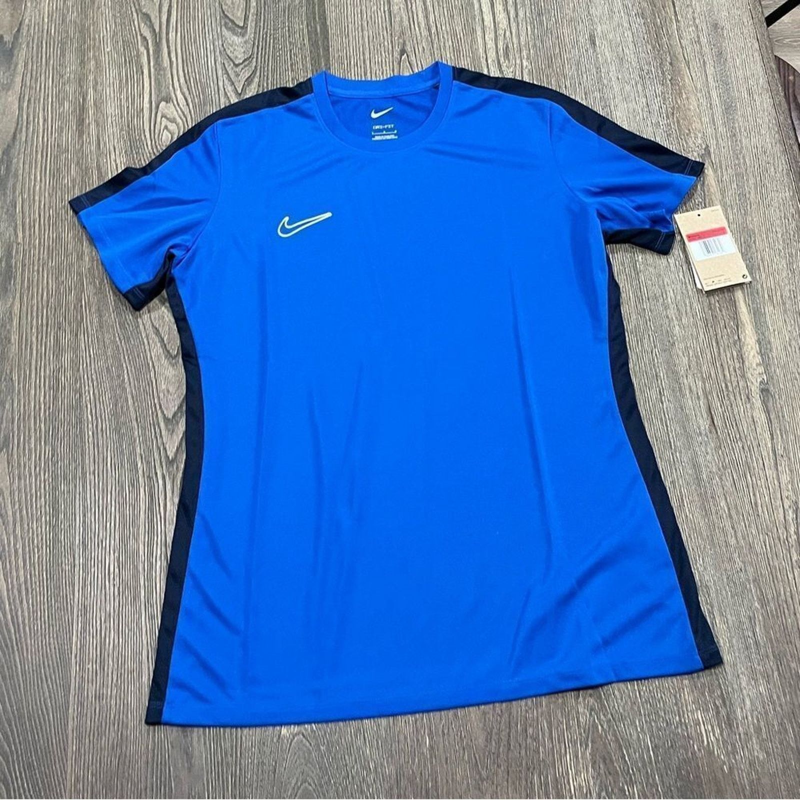 Nike NWT Nike Dri-FIT Academy Short-Sleeve Soccer Top Crew Neck L Size L / US 10 / IT 46 - 1 Thumbnail