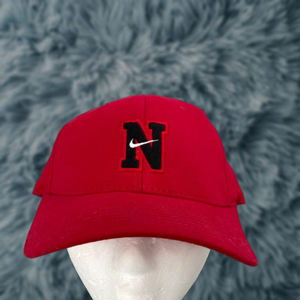 Nike VINTAGE Nike Hat Cap Adult OSFA Red Mini Swoosh Check Logo Mens Baseball Cap Shirt? Size ONE SIZE - 1 Thumbnail